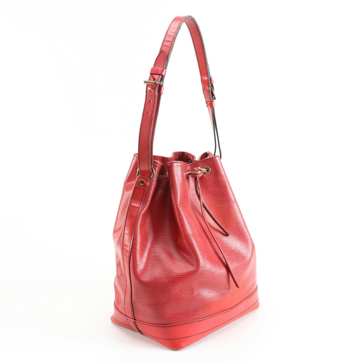 Refurbished Louis Vuitton Noé Bucket Bag in Red Epi Leather | EBTH