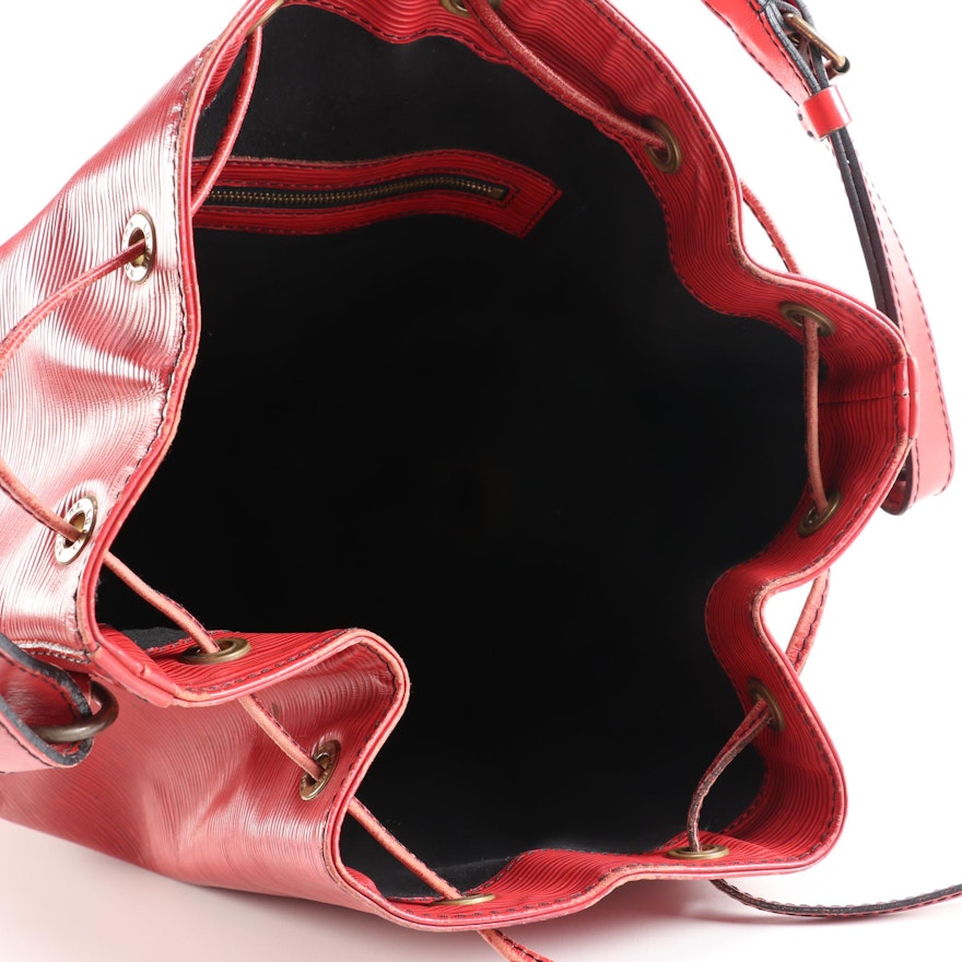 Refurbished Louis Vuitton Noé Bucket Bag in Red Epi Leather | EBTH