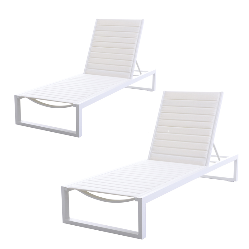 White Wicker Chaise Lounge | EBTH