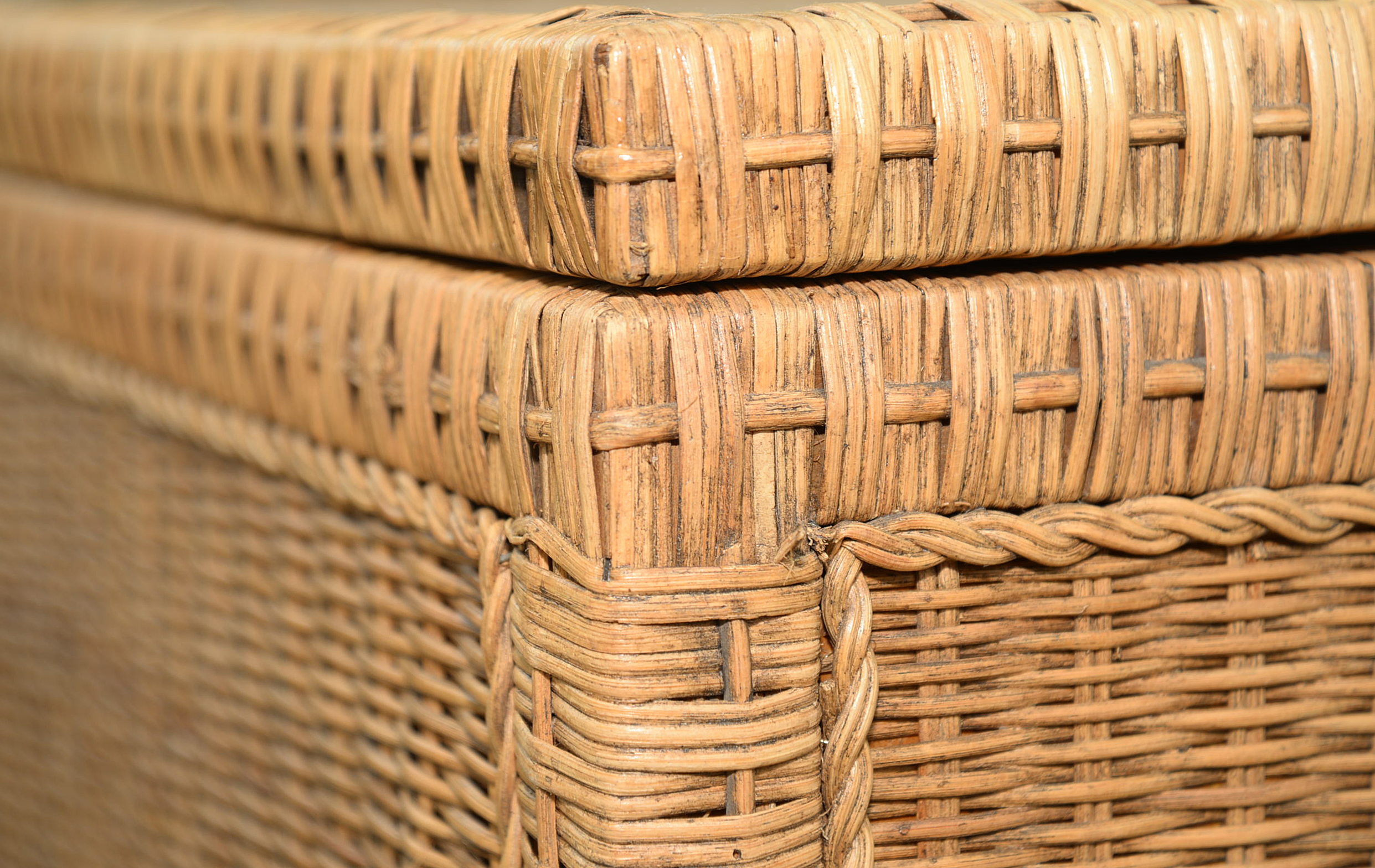 Wicker Storage Trunk with Metal Handles EBTH