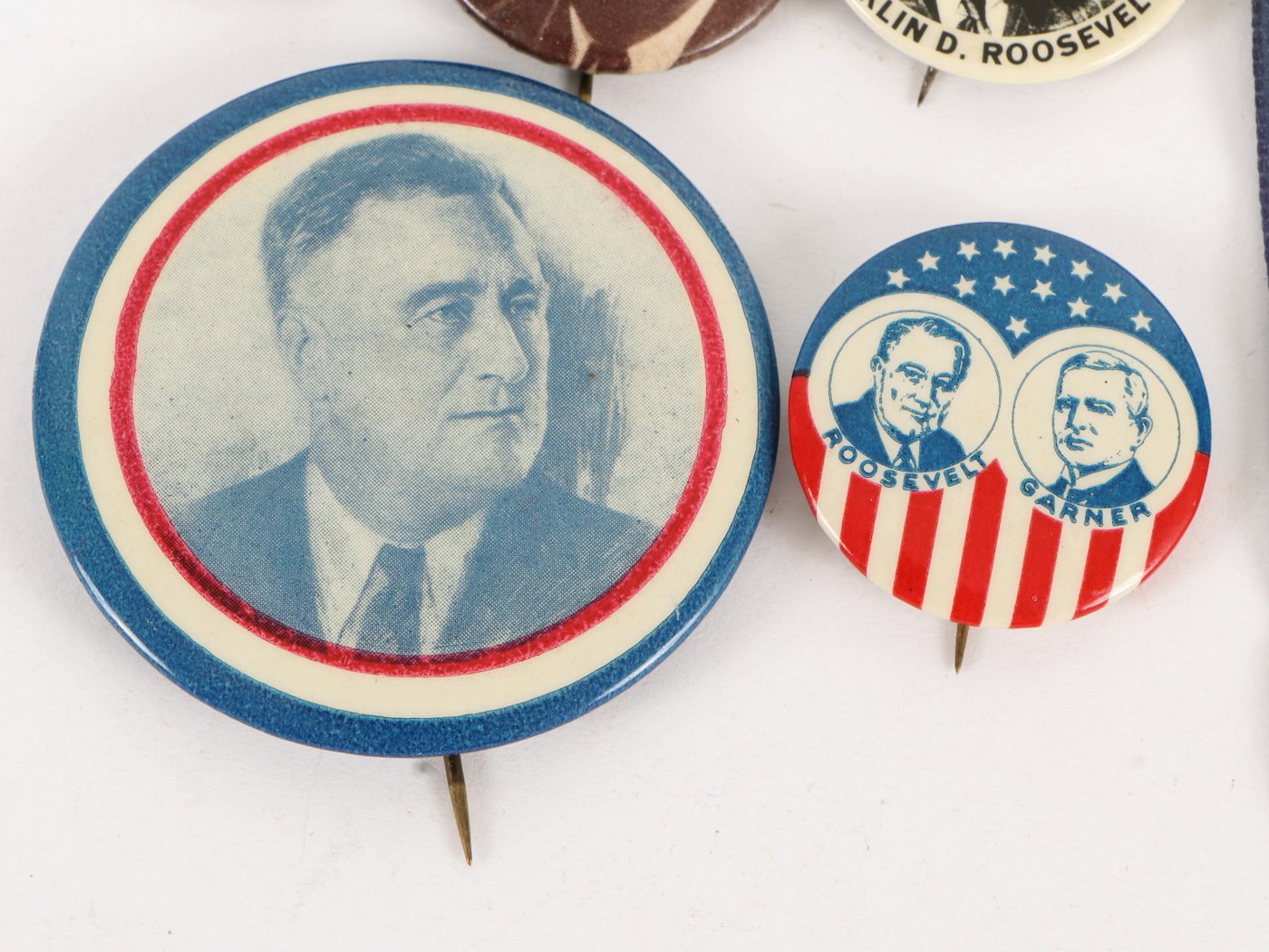 Franklin D Roosevelt Political Pinbacks Brass Jugate Pin And Ribbon Ebth 
