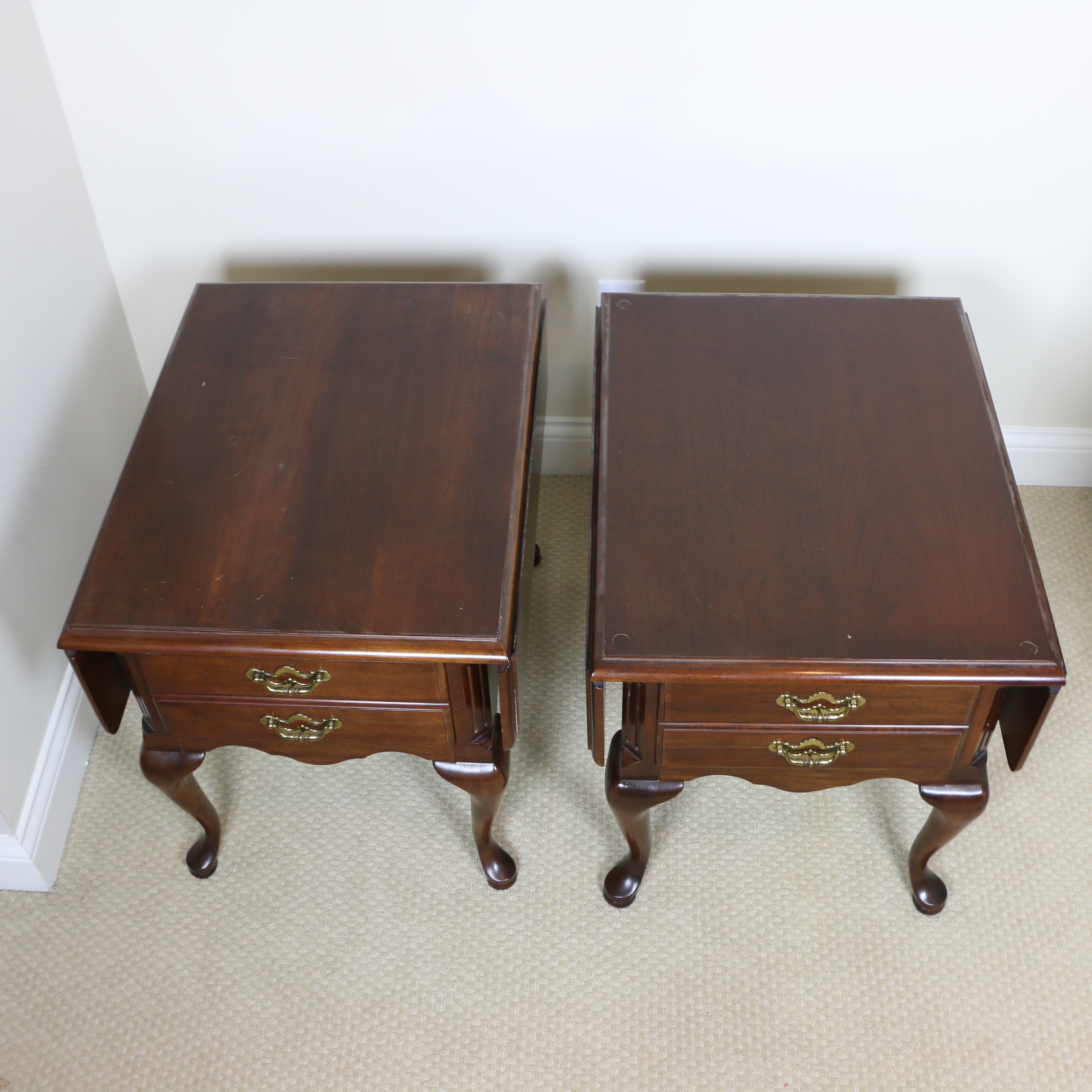Thomasville Queen Anne Style Drop Leaf Cherry Side Tables EBTH