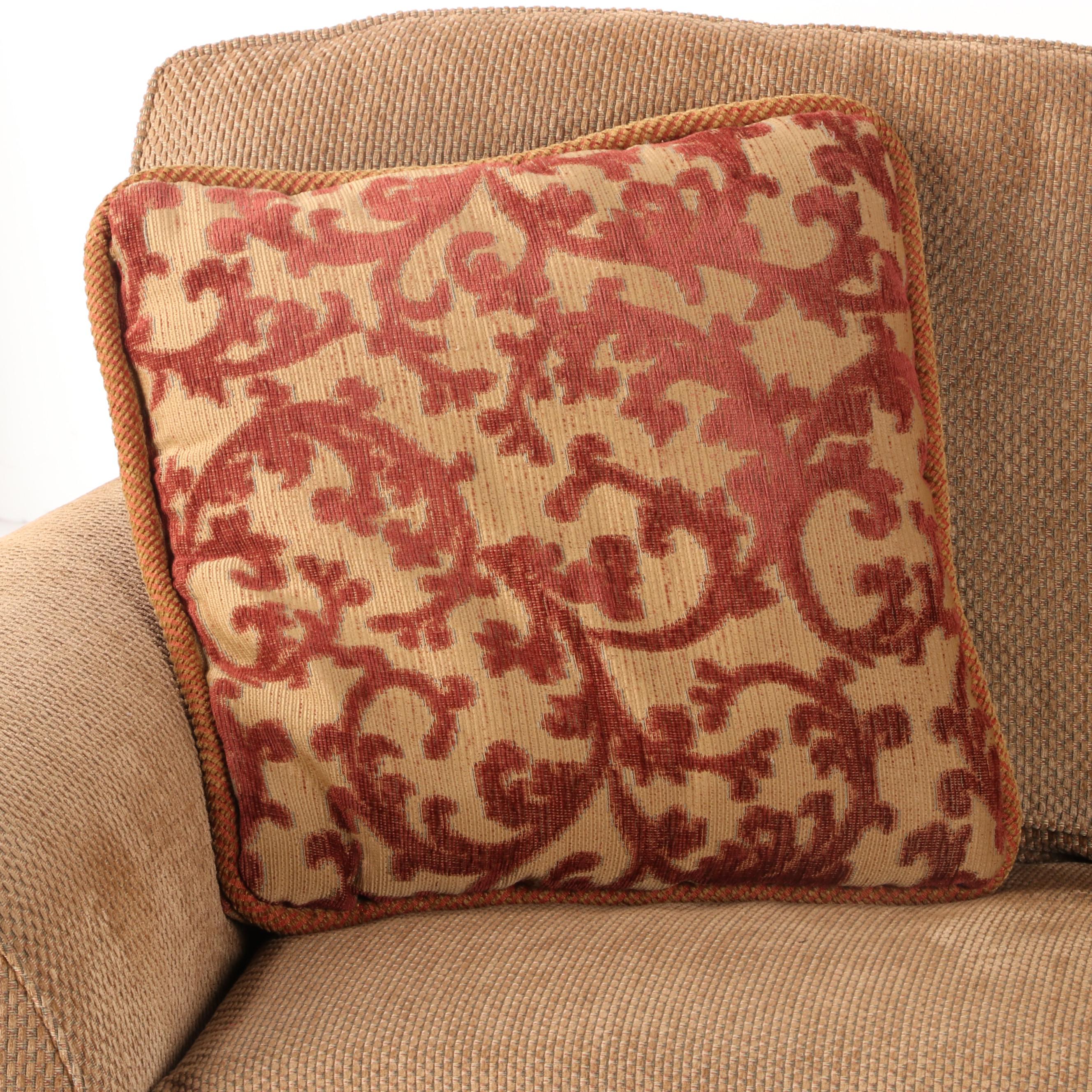 Henredon "Buchanan" Rolled Arm Upholstered Sofa with Accent Pillows EBTH