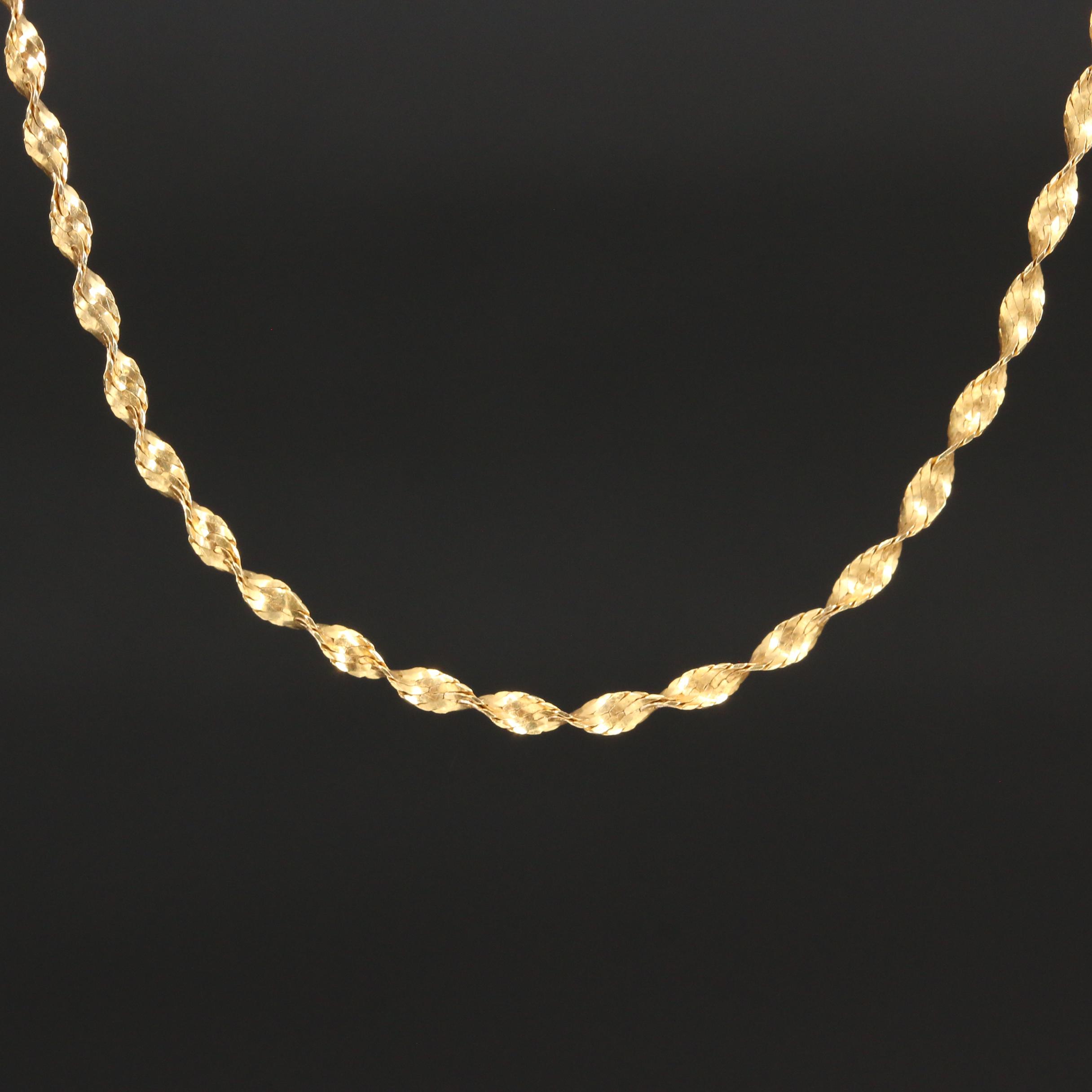 14K Gold Twisted Herringbone Link Chain Necklace | EBTH