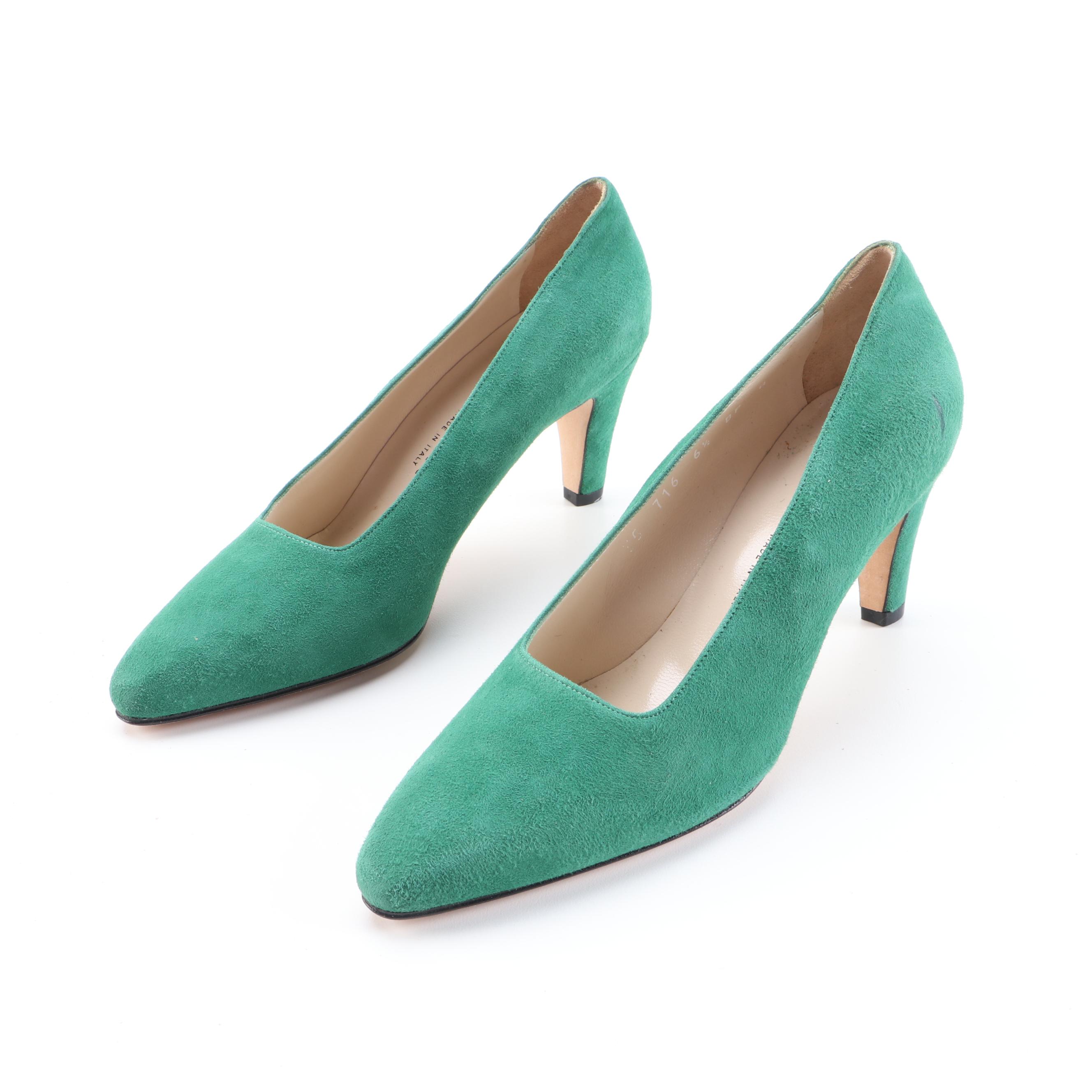 emerald green suede pumps