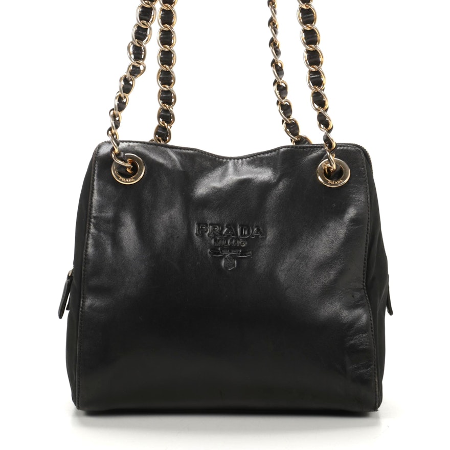 Prada Blue Saffiano Lux Leather Metal Closure Chain Shoulder Bag For Sale  at 1stDibs