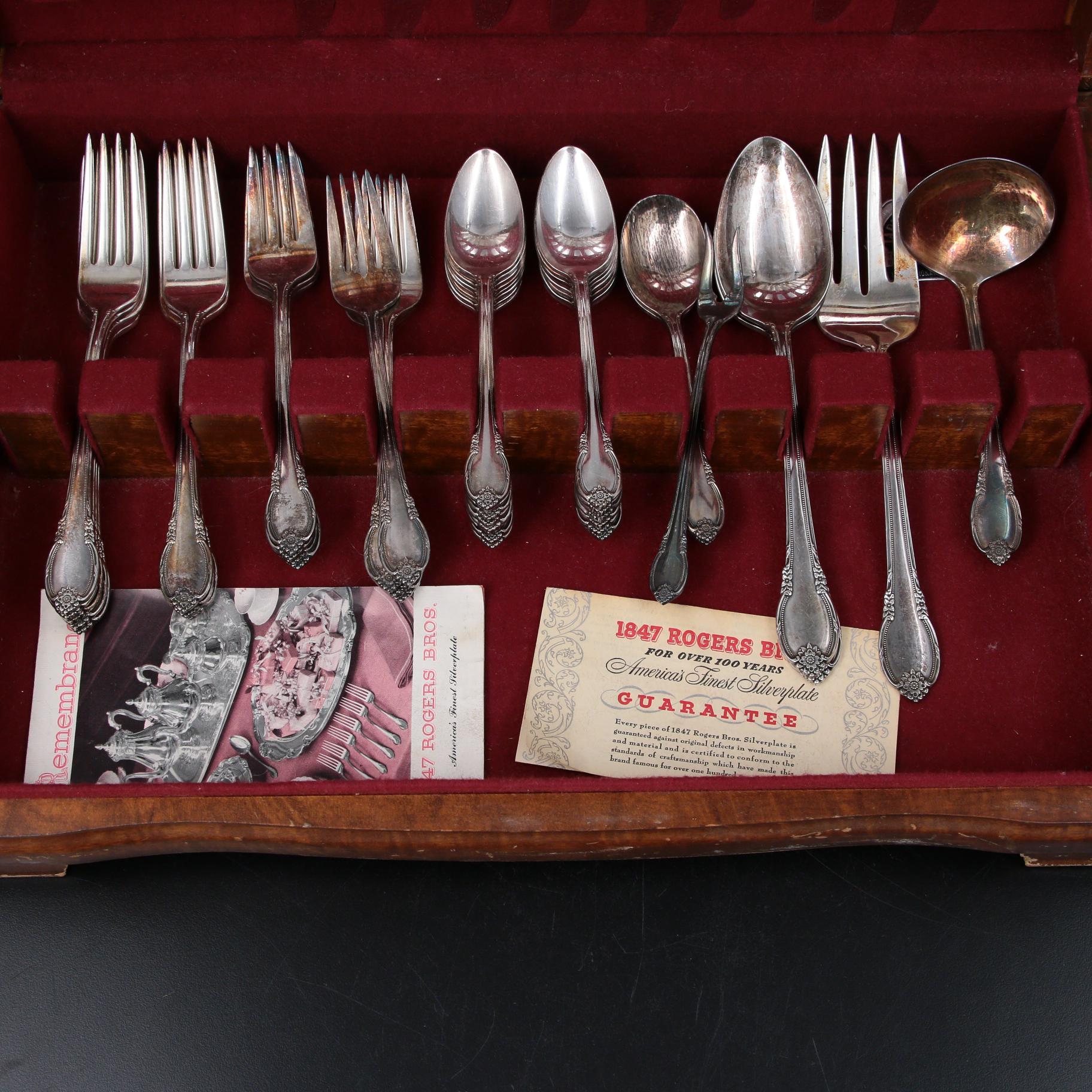 1847 Rogers Bros. "Remembrance" Silver Plate Flatware With Chest, 1940s ...