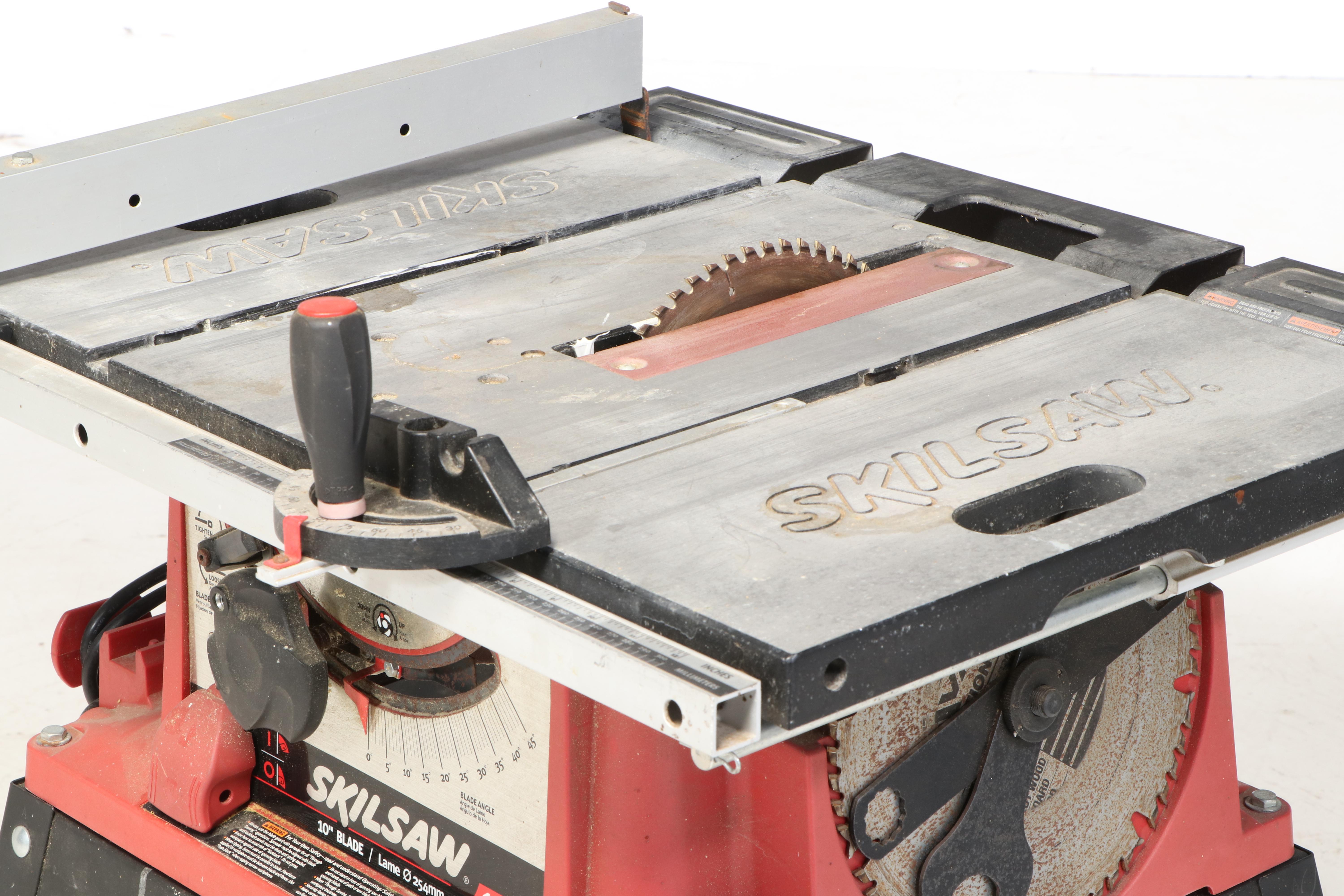 Skilsaw Model 3400 15 Amp 10" Table Saw with Stand EBTH