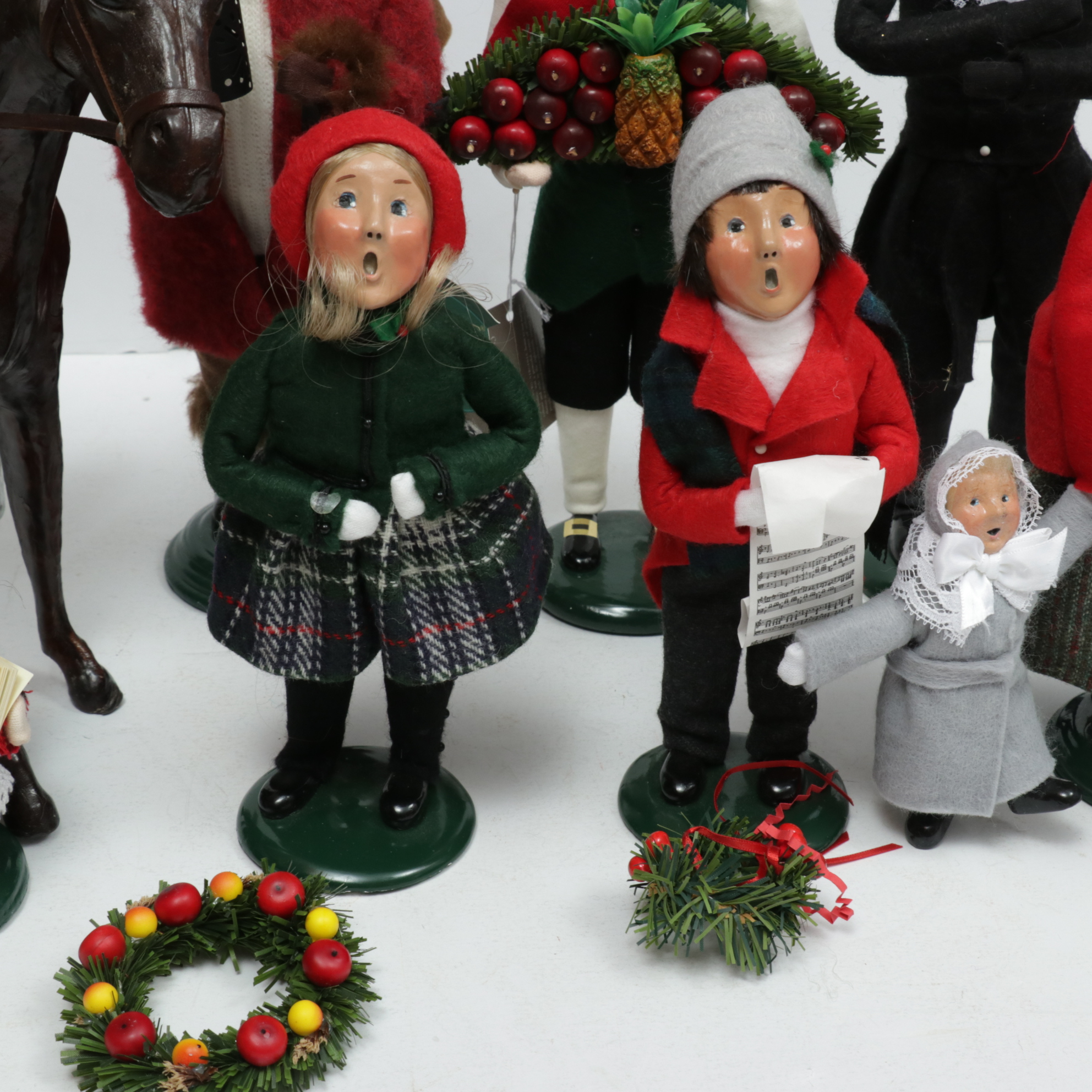 Byers' Choice Handcrafted Christmas Caroler Figurines, 1990s EBTH