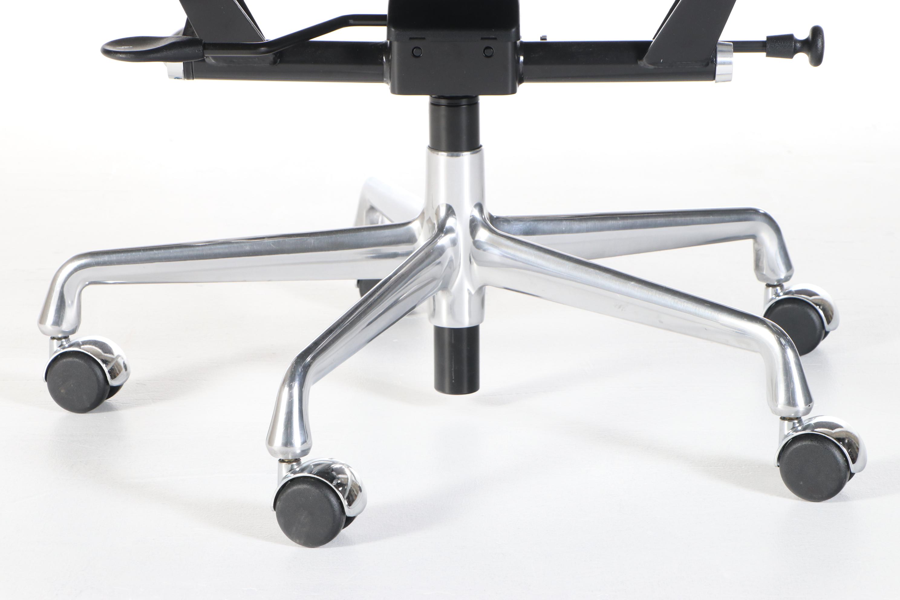 icons-of-manhattan-eames-style-premium-office-chair-ebth