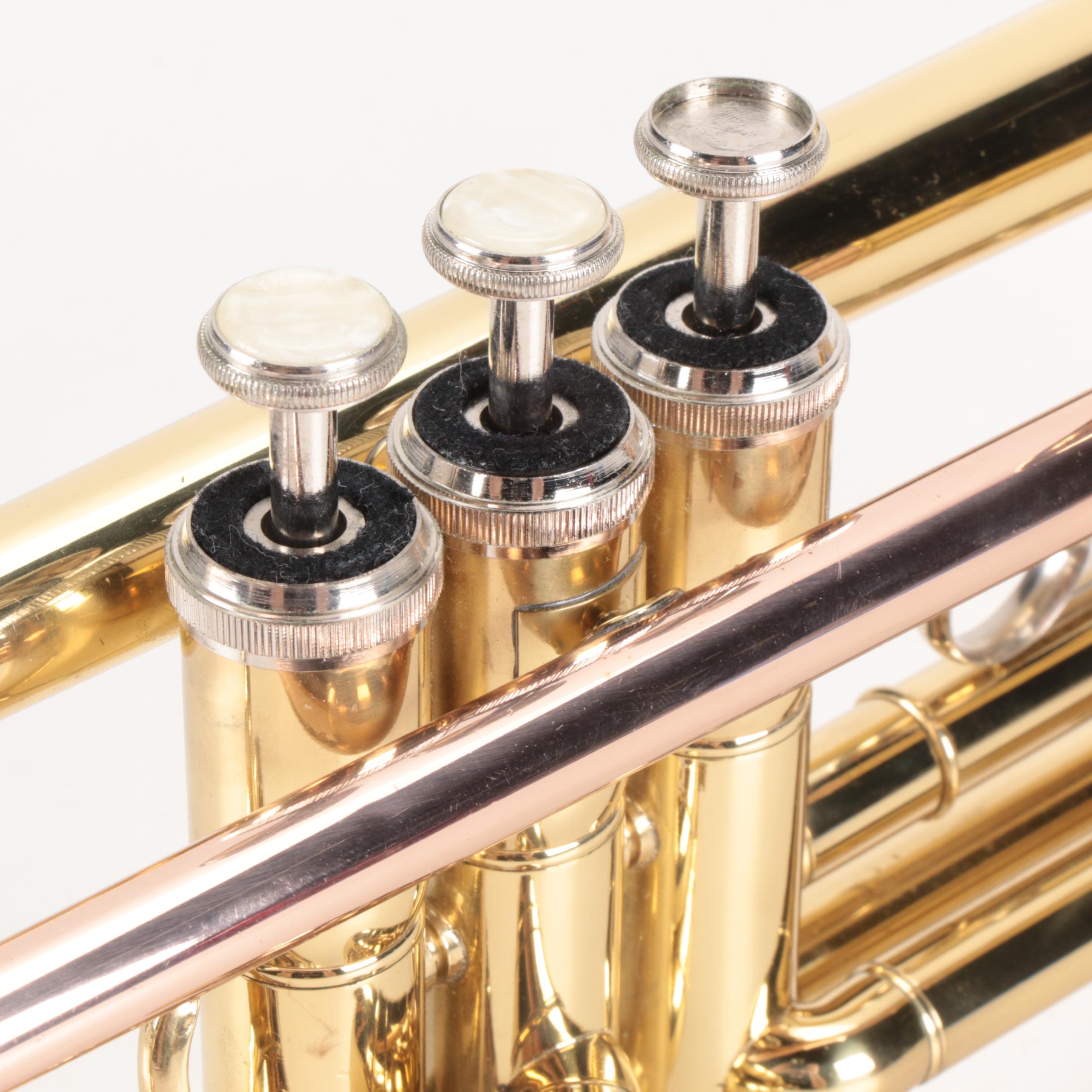 Conductor Bb Medium Bore Trumpet with Bach Mouthpiece EBTH