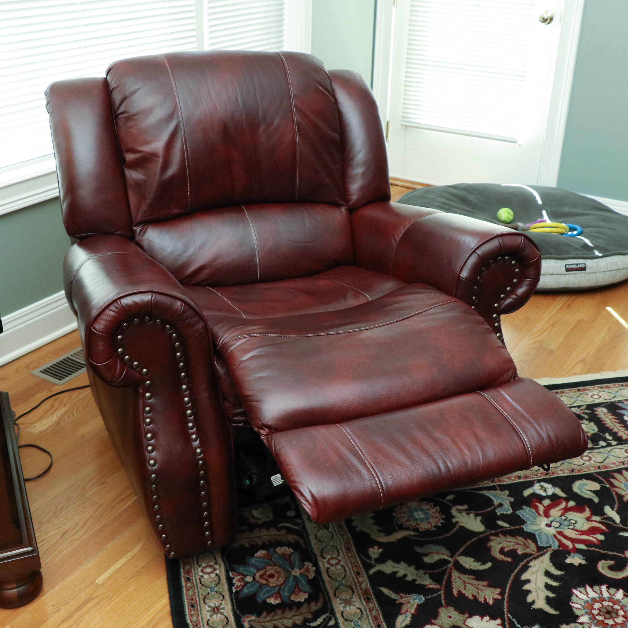 Mulberry Leather Upholstered Electric Reclining Chair EBTH