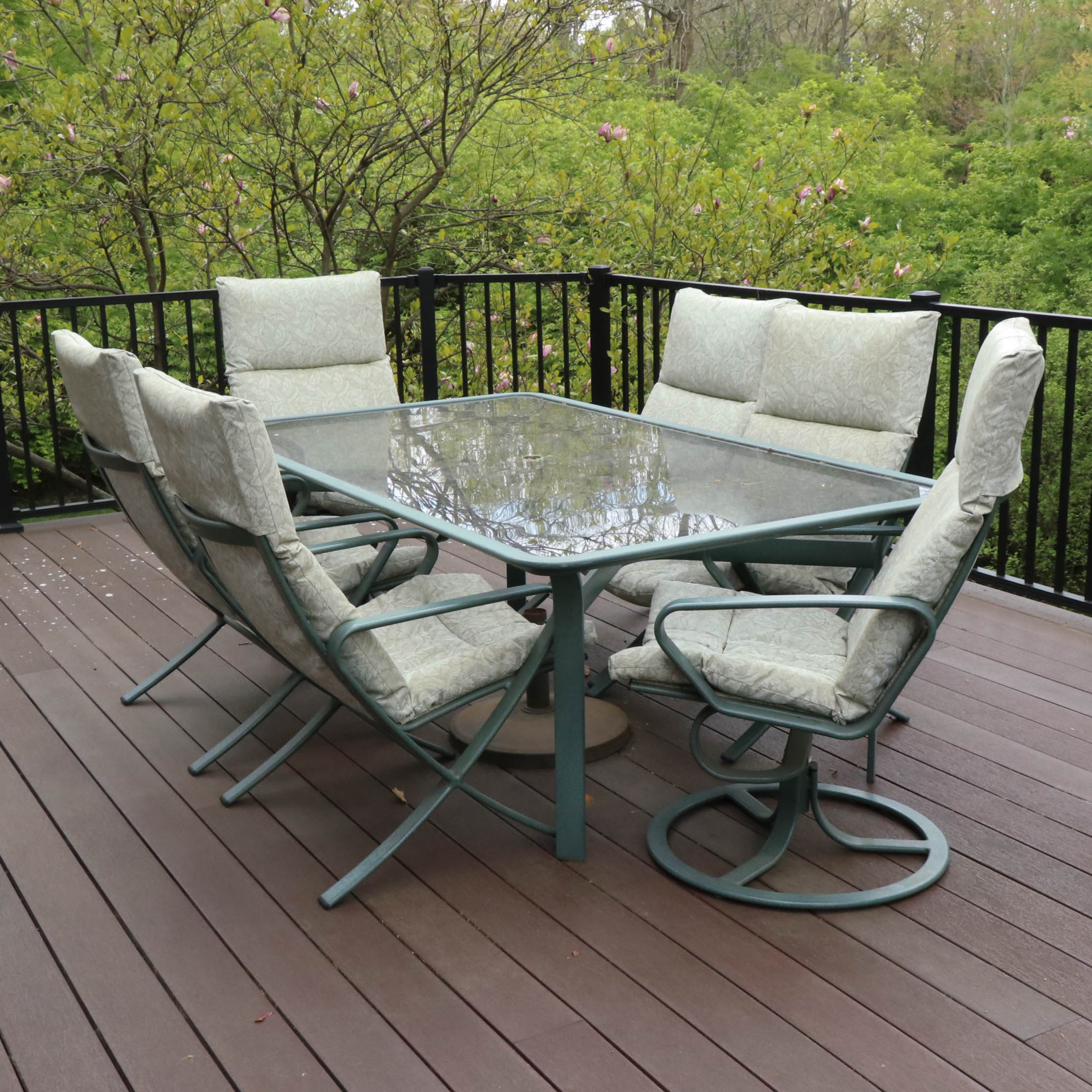 Brown Jordan Sage Green Patio Dining Table and Chairs with Chair Covers