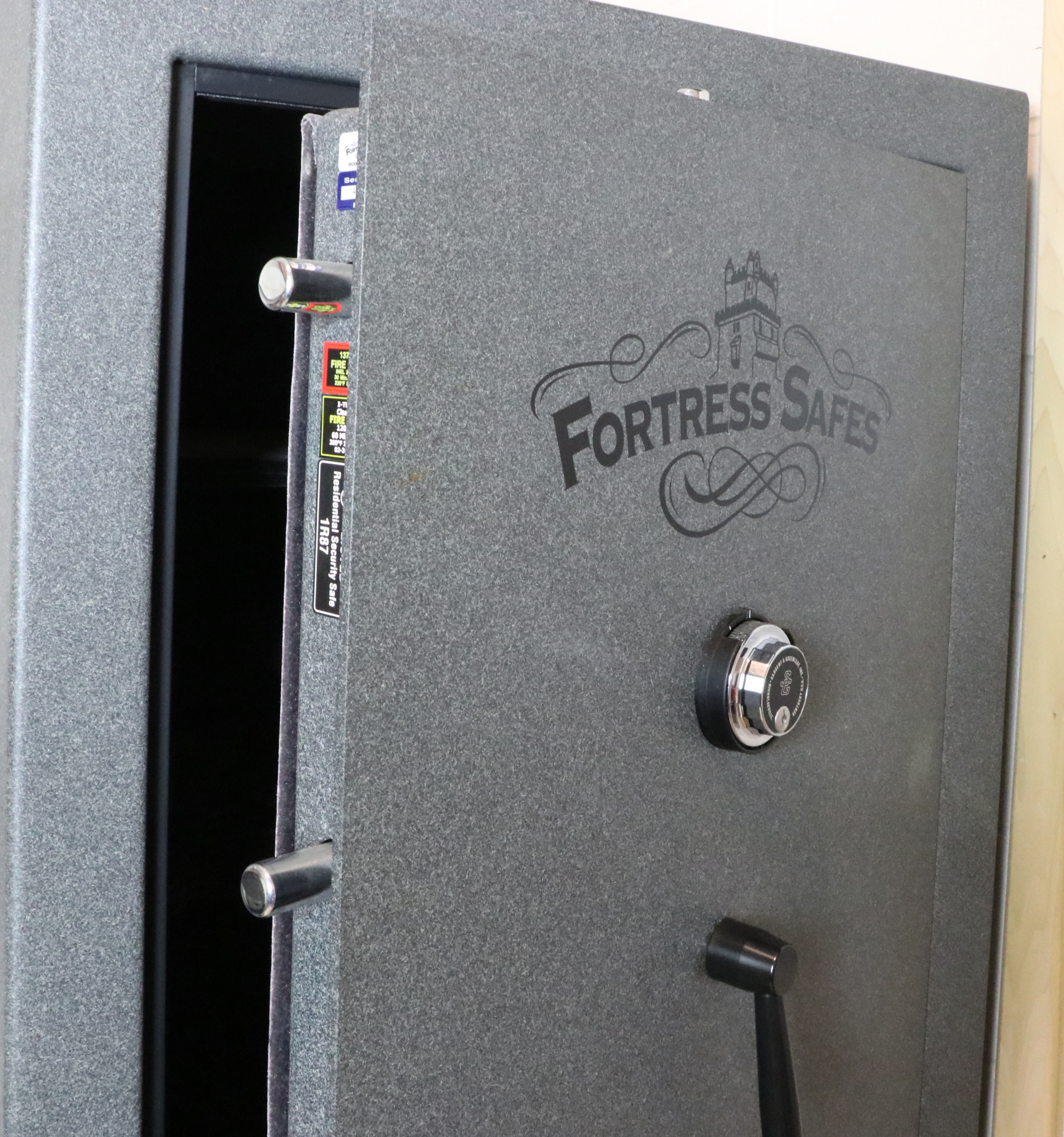 Heritage Fortress 1R87 Long Gun Safe EBTH