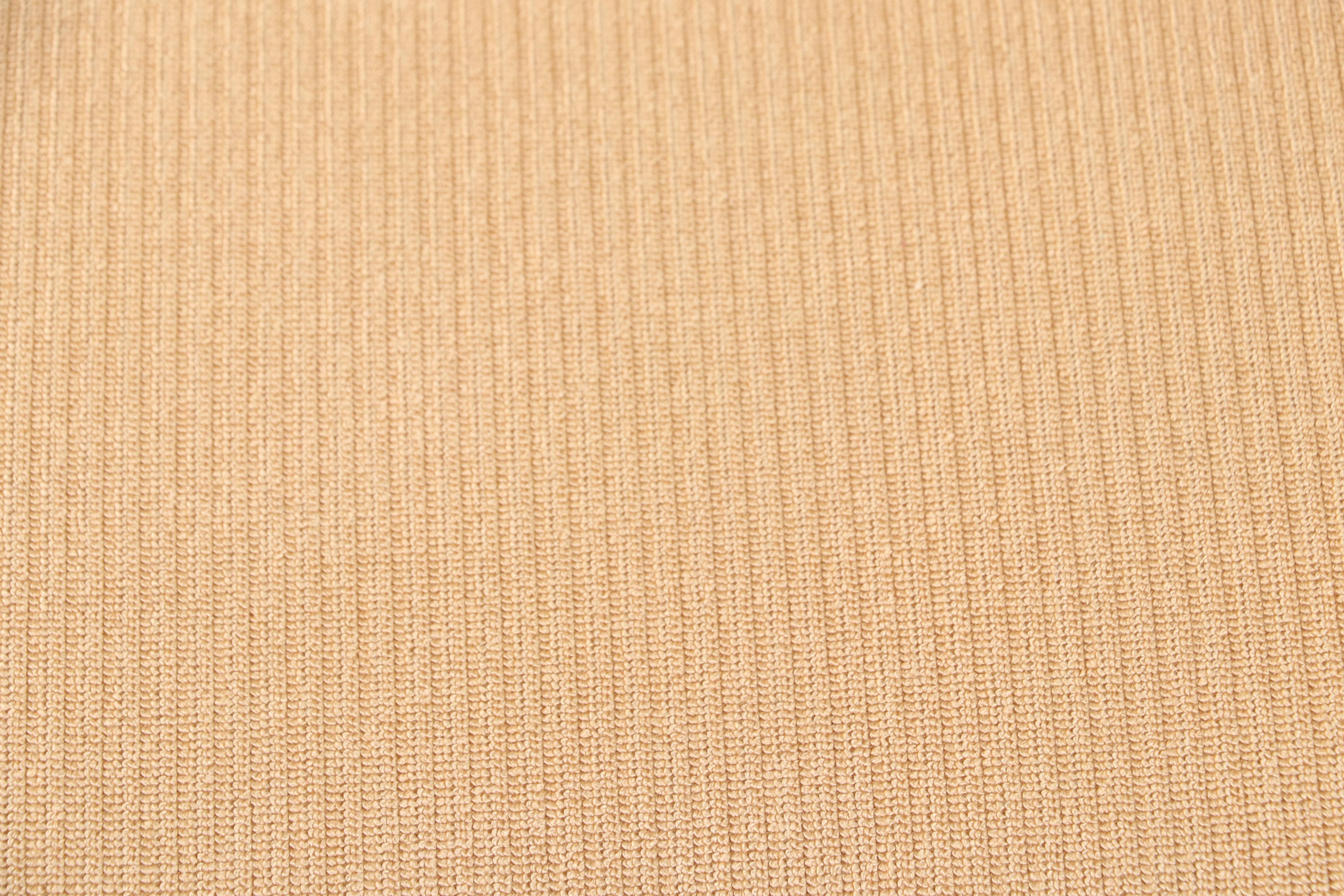 Vanguard Furniture Upholstered SerpentineBack Sofa EBTH