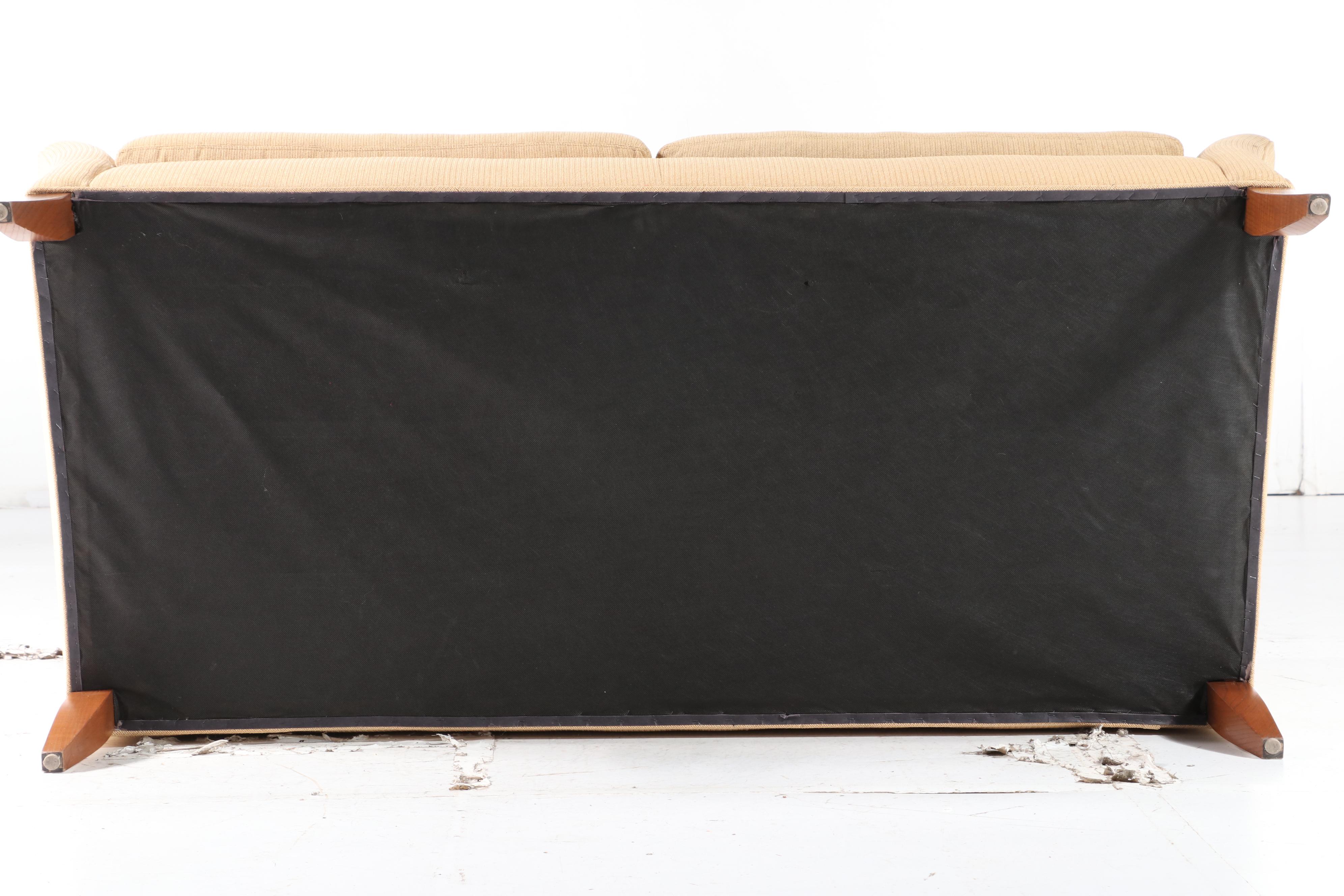 Vanguard Furniture Upholstered SerpentineBack Sofa EBTH