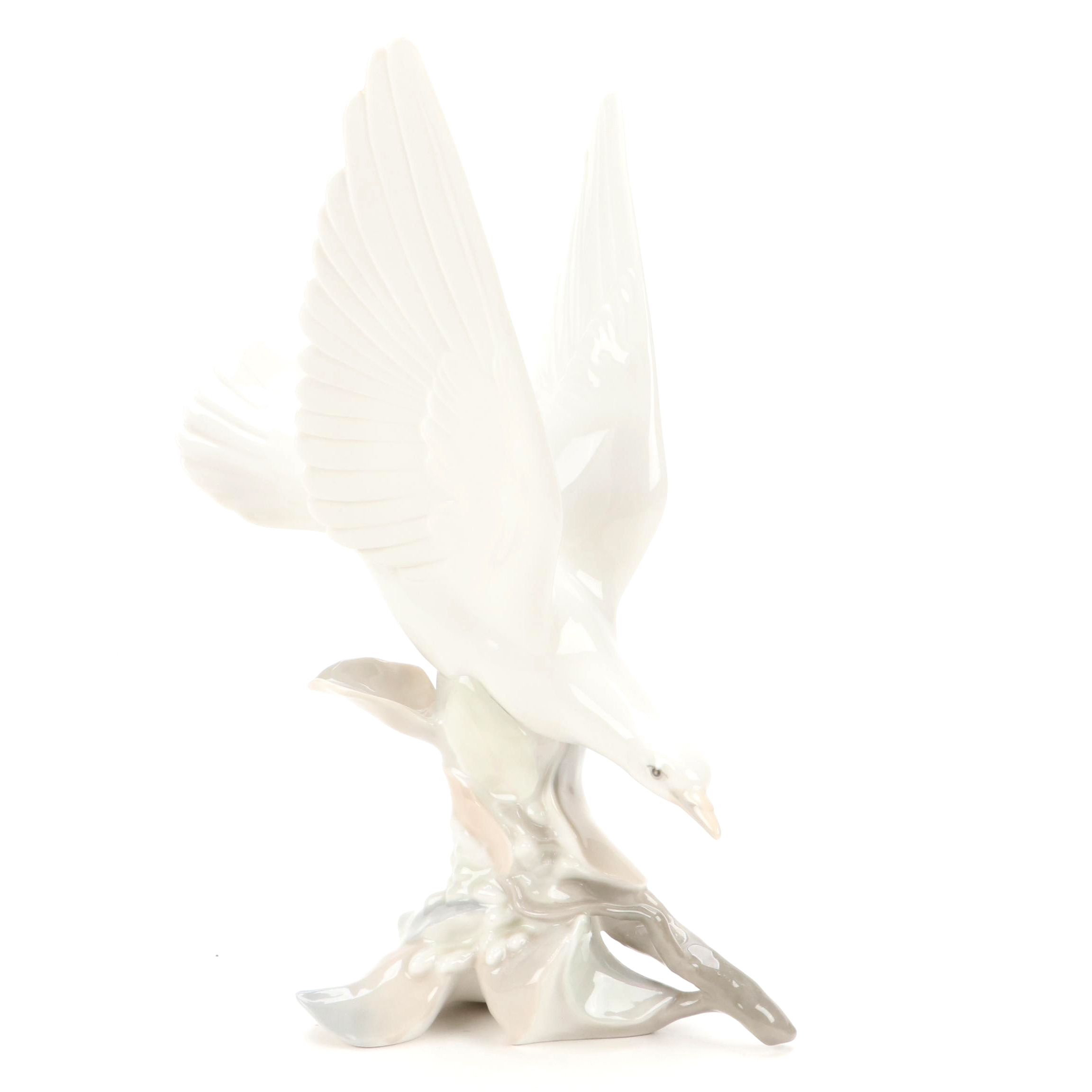 Lladró "Turtle Dove" Porcelain Figurine Designed by Fulgencio Garcia EBTH