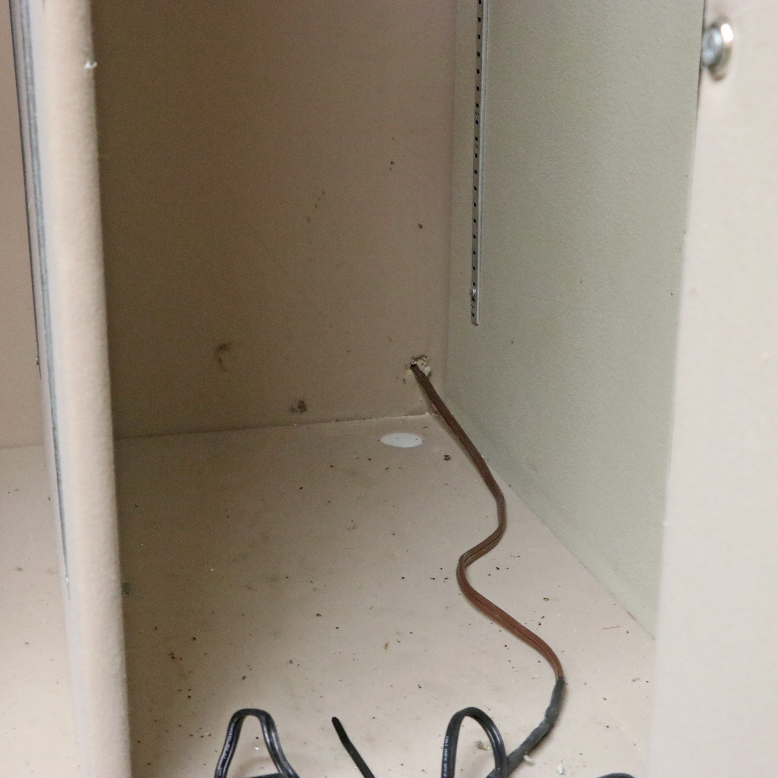 RedHead 9L60 FireResistant Long Gun Safe with La Gard Digital