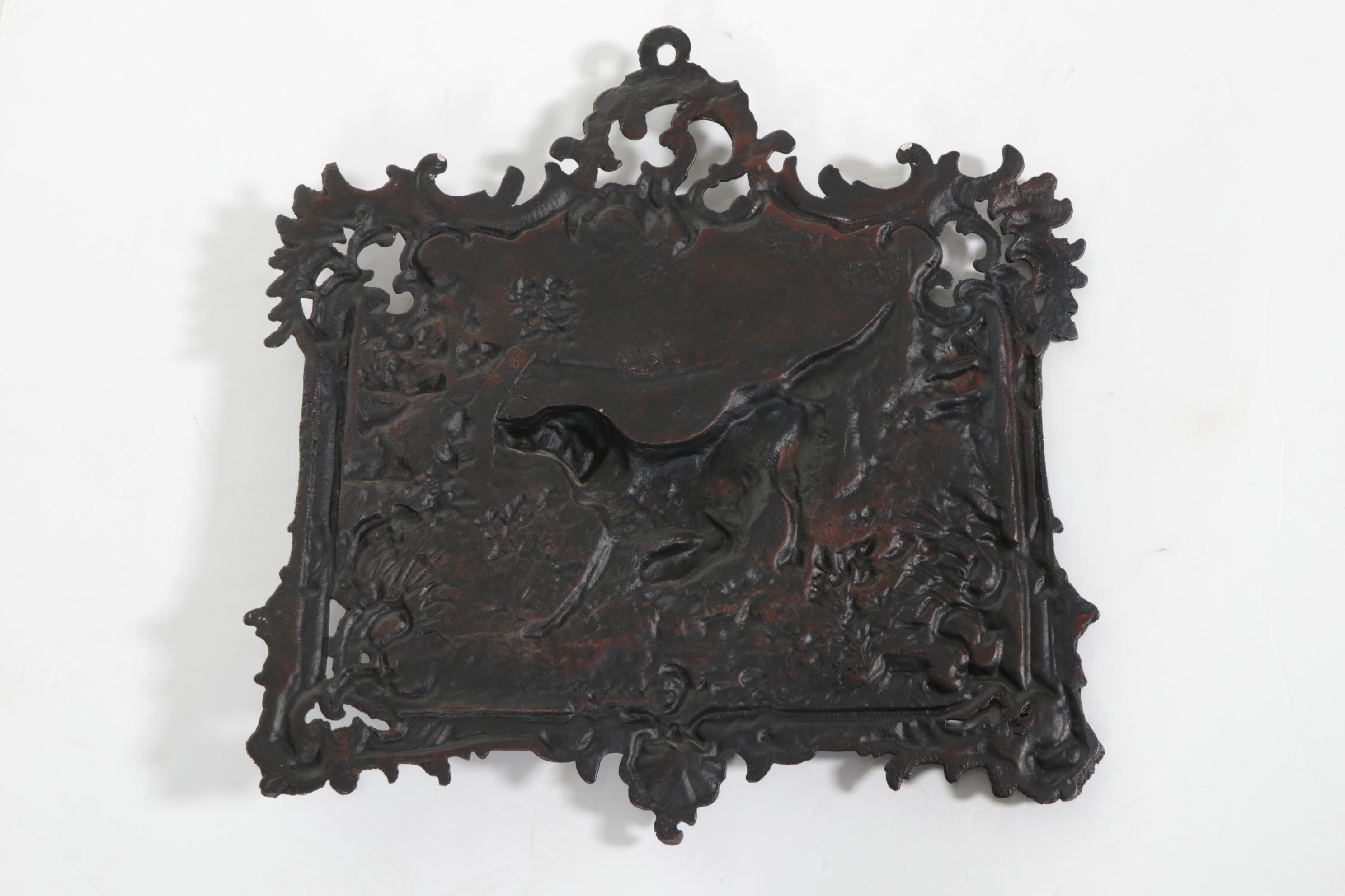 Victorian Style Cast Iron Golden Retriever Fireback, 20th Century EBTH