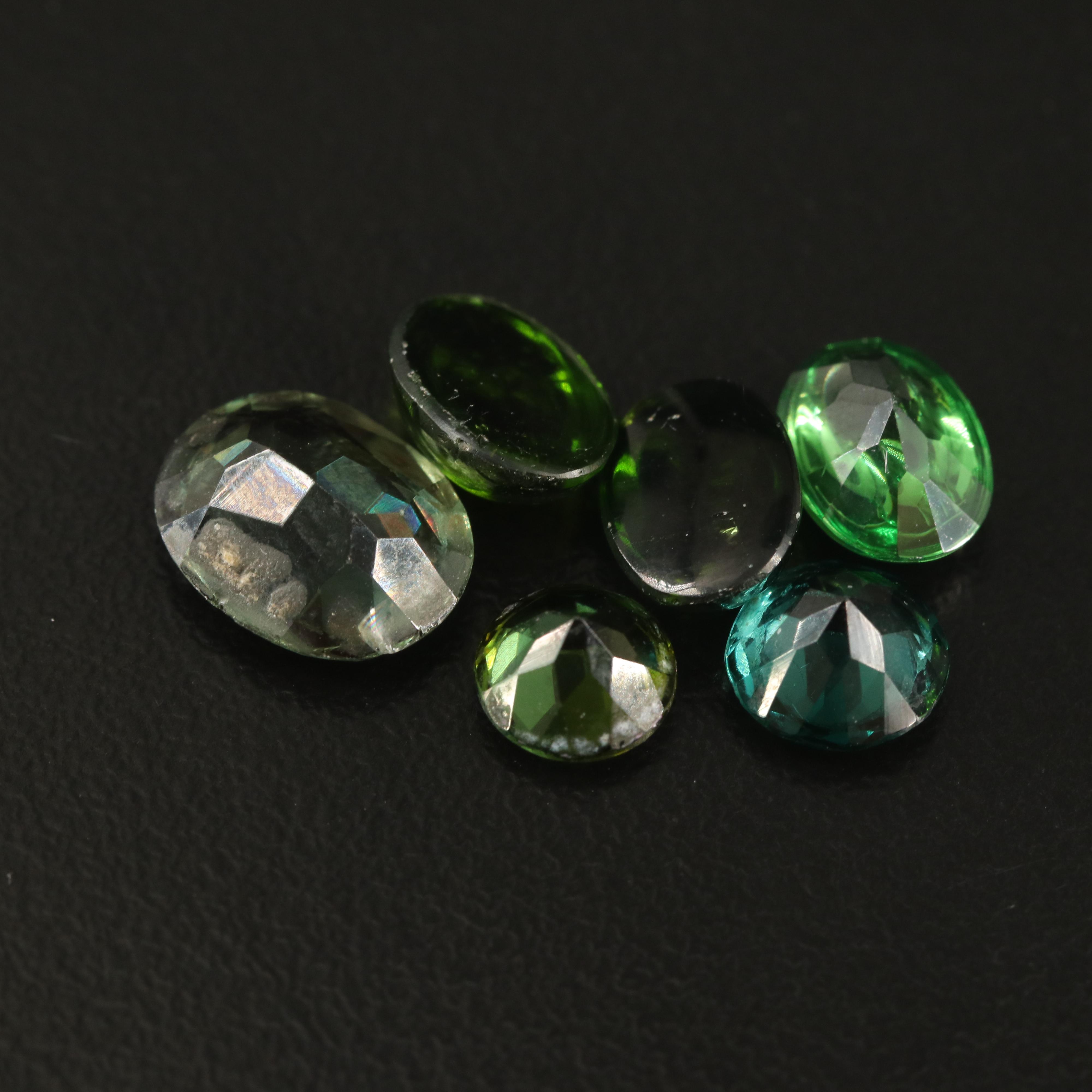 Loose Gemstones with Tsavorite Tourmalines and Spinels EBTH
