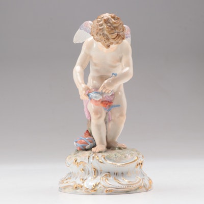 Meissen Porcelain Devinsenkinder Cupid Binding Winged Hearts Figurine