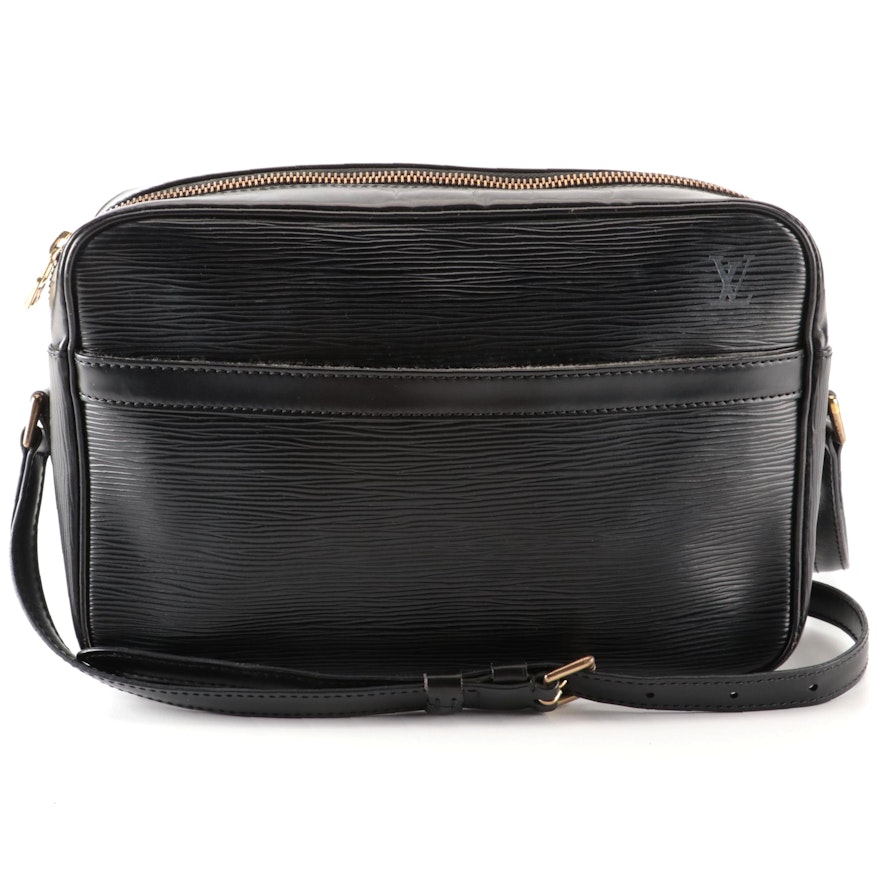 Louis Vuitton Trocadéro 27 Crossbody Bag in Noir Epi Leather