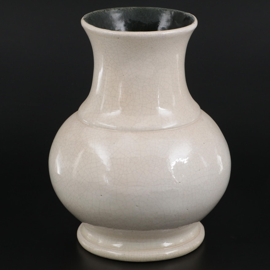 East Asian Style Fengweizun Shaped Ceramic Vase