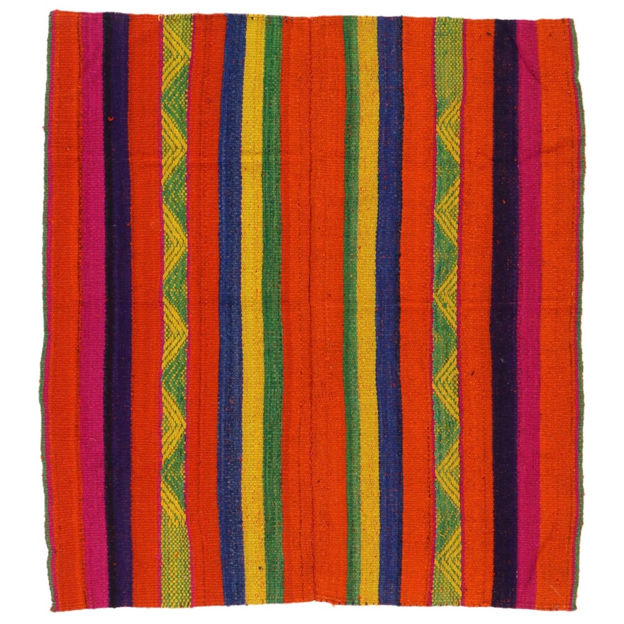 4'7 x 5'1 Handwoven Peruvian Area Rug or Blanket
