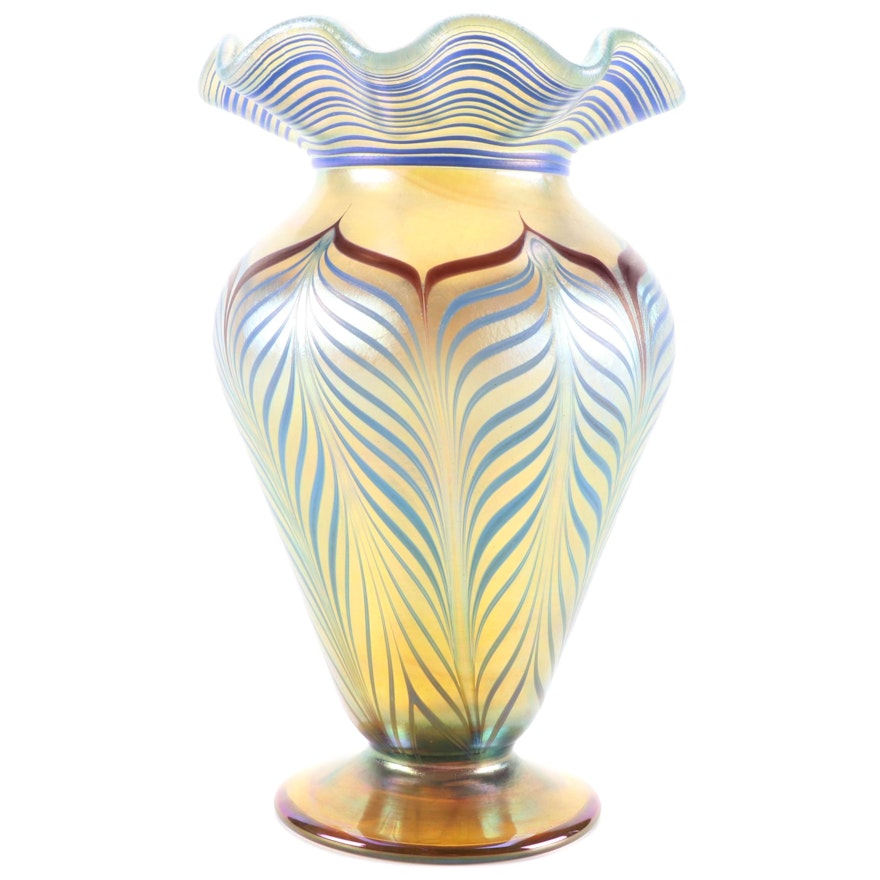 Vandermark Merritt Fluted Iridescent Pulled Feather Studio Art Glass Vase