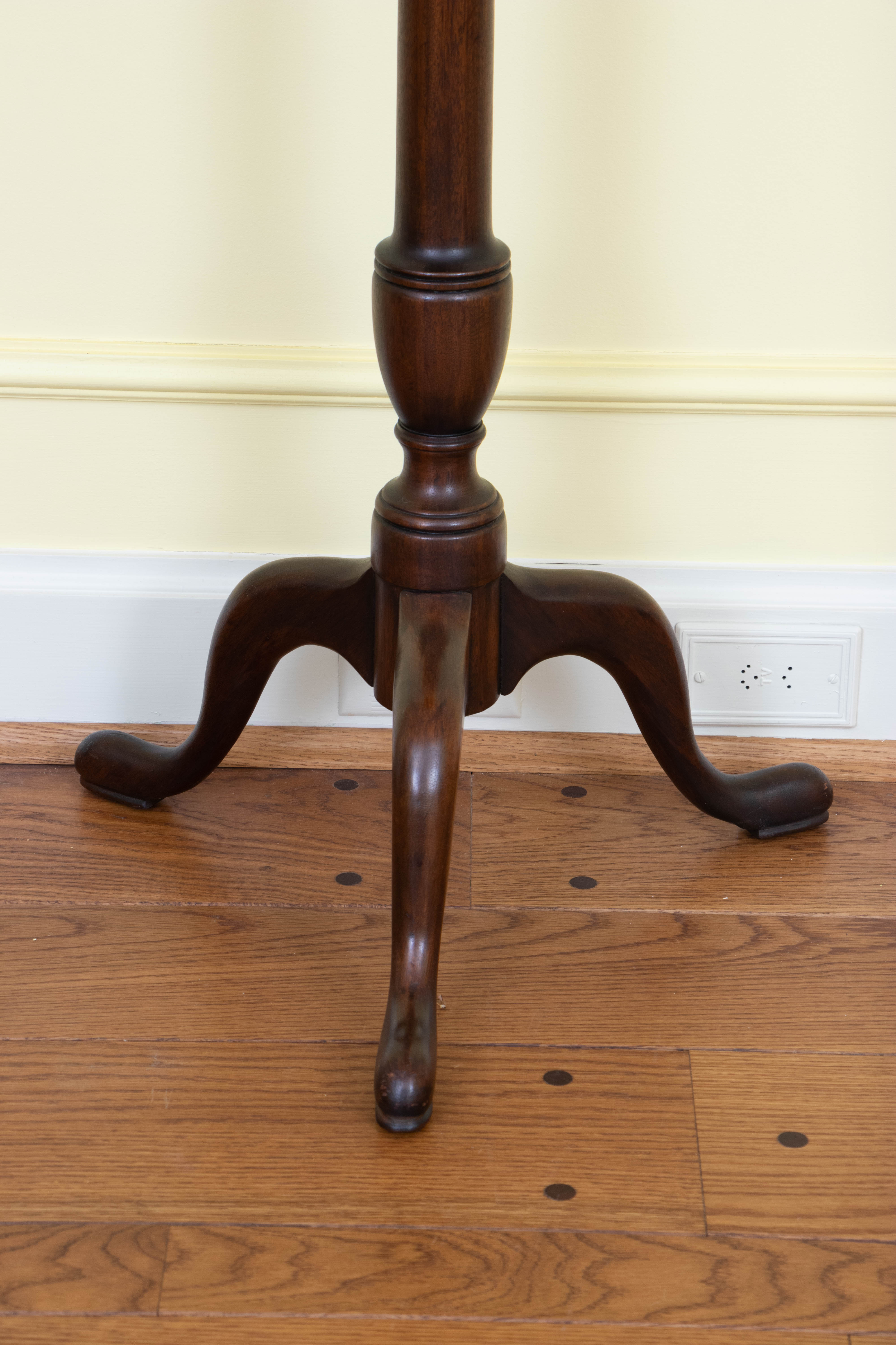 HenkelHarris Mahogany Fern Stand with Reticulated Brass Gallery EBTH