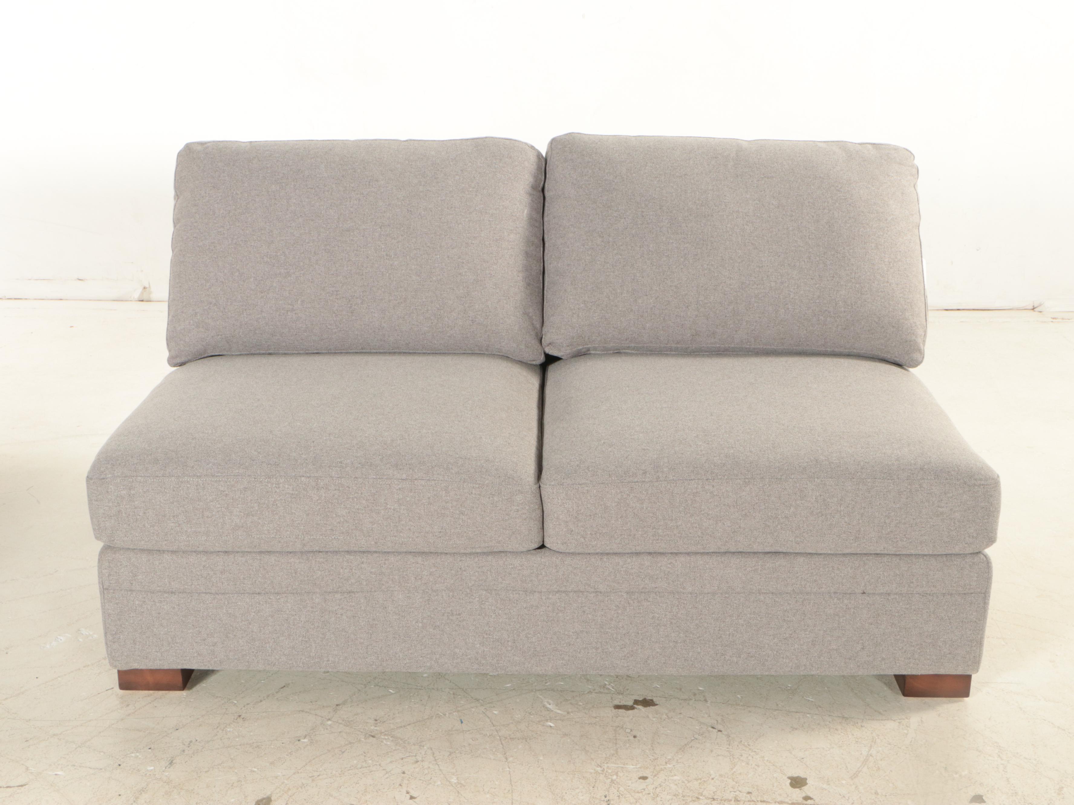 Thomasville "Langdon" Fabric Sectional with Storage Ottoman EBTH