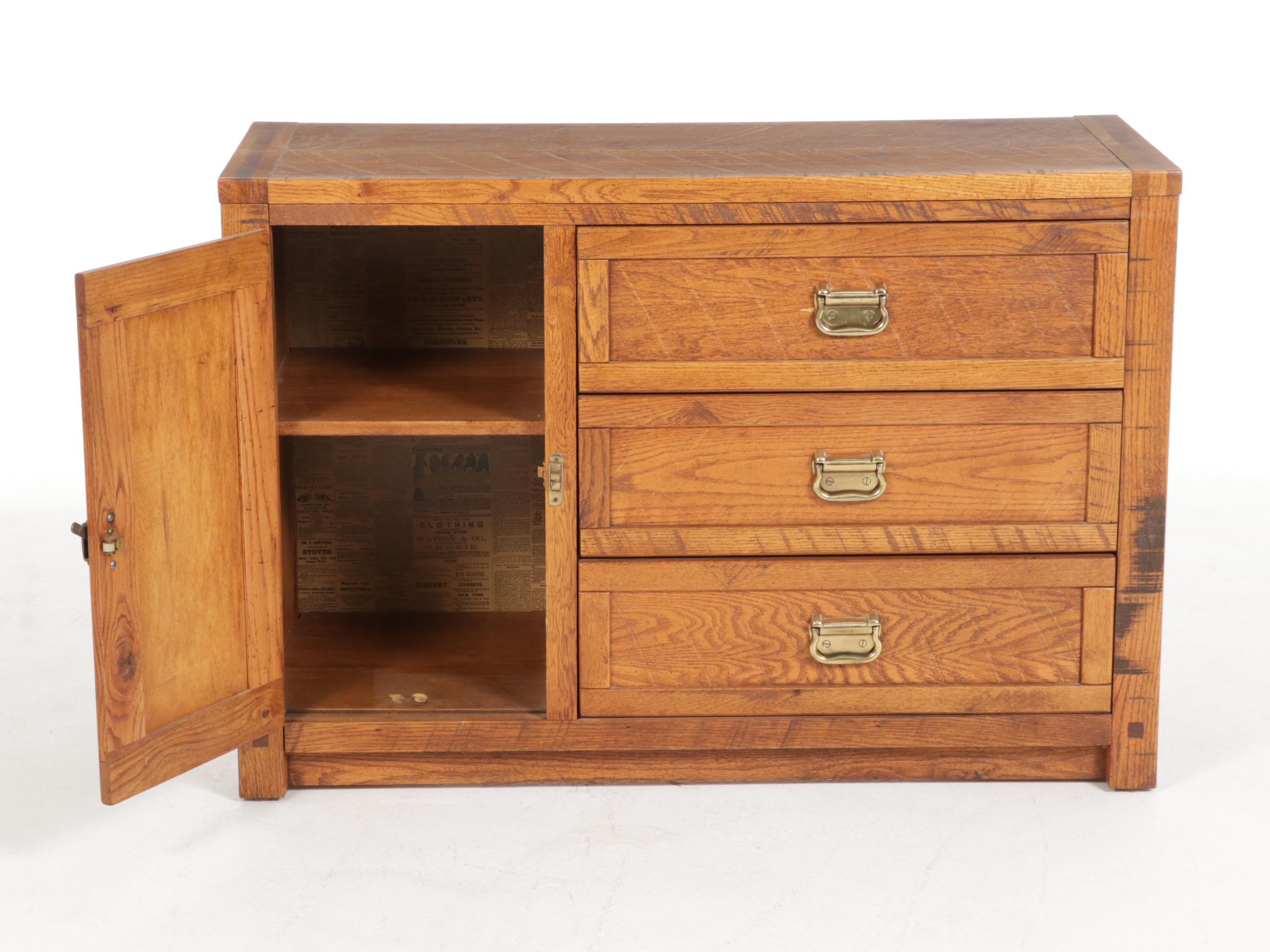 YoungHinkle "Windjammer" Rustic Finished Oak Chest, Hutch and