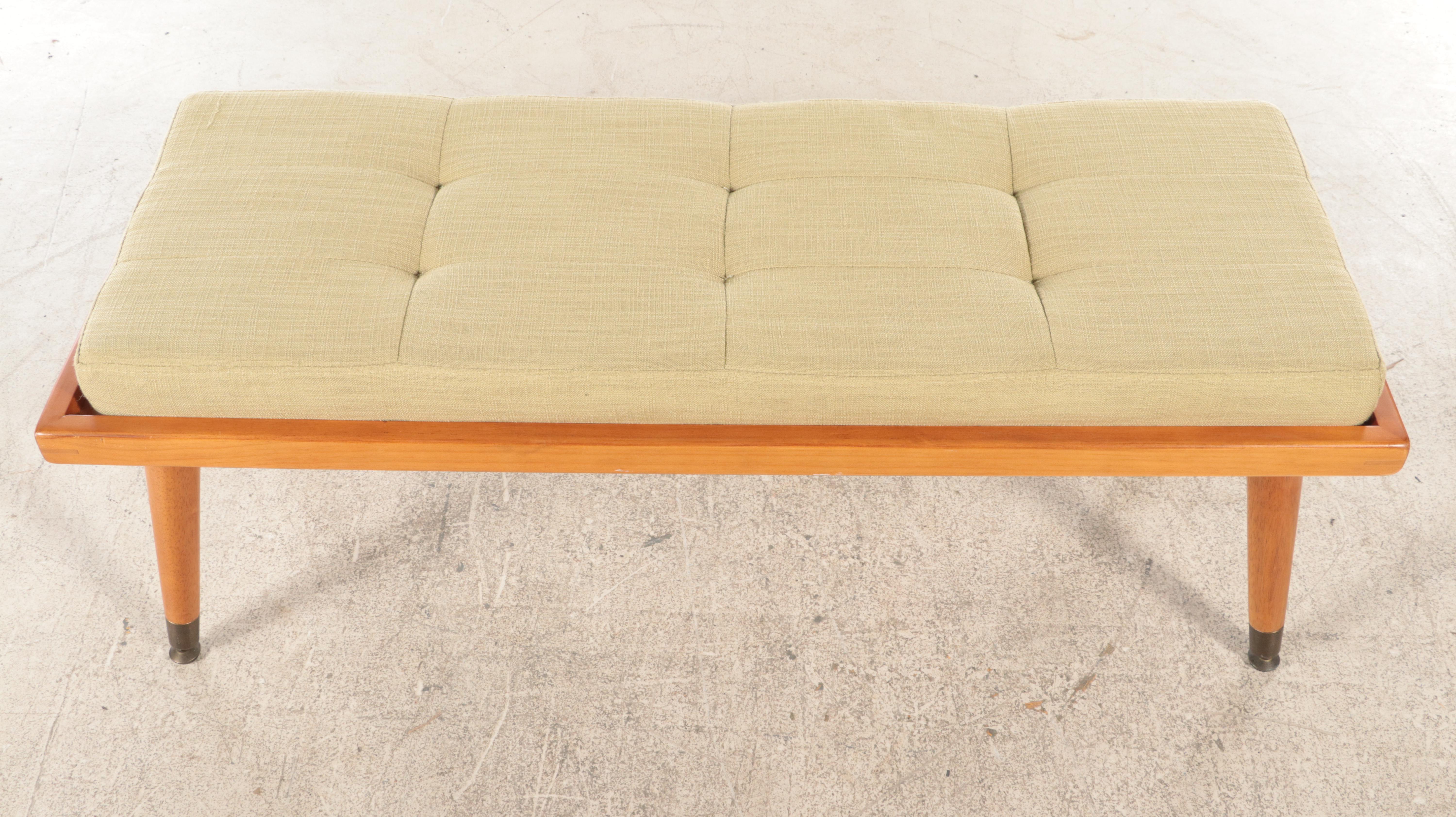 Dimensions Furniture Modernist Style Bench with Cushion EBTH