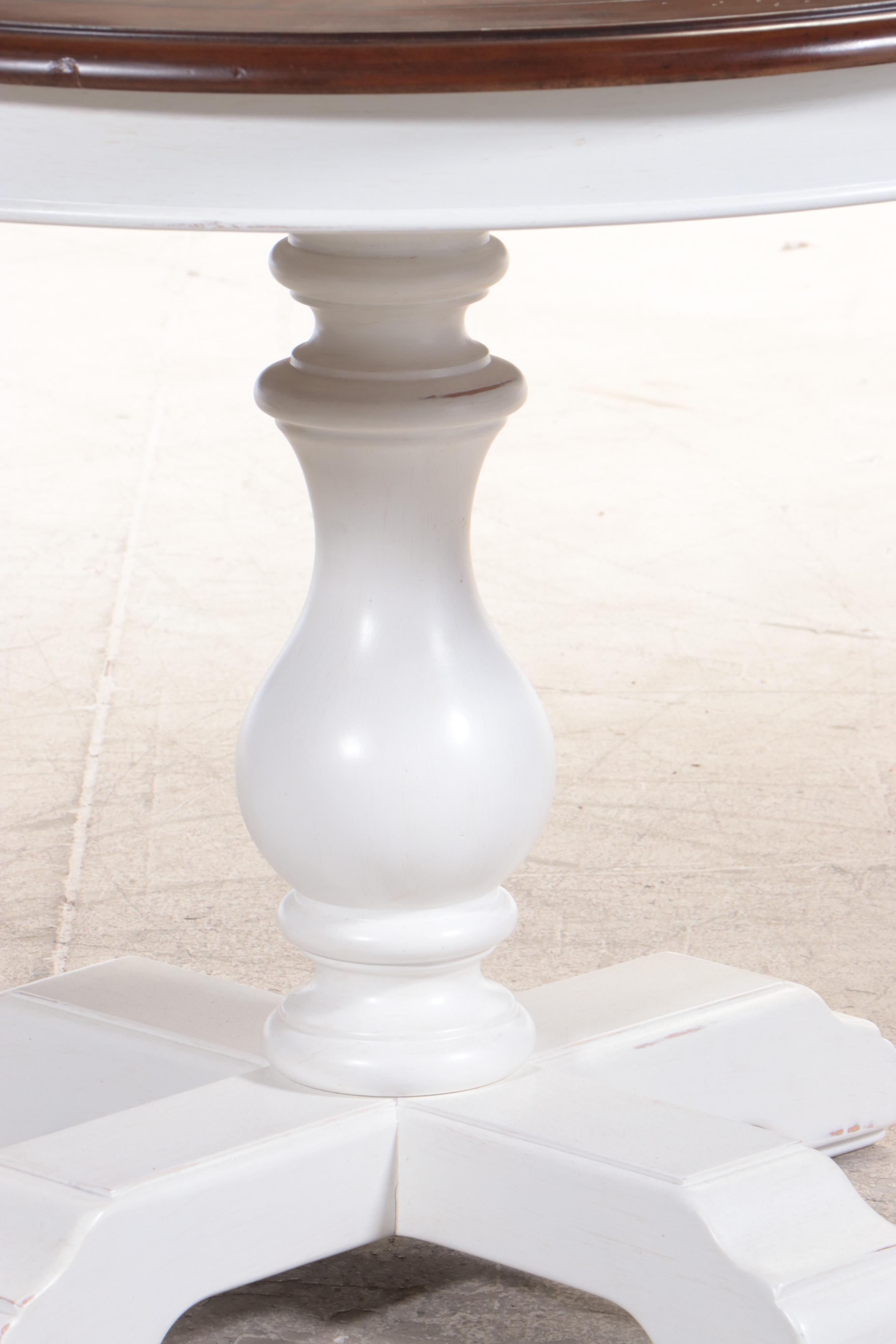 Haverty's Round Dining Table with Kaiser 1 Furniture Chairs EBTH