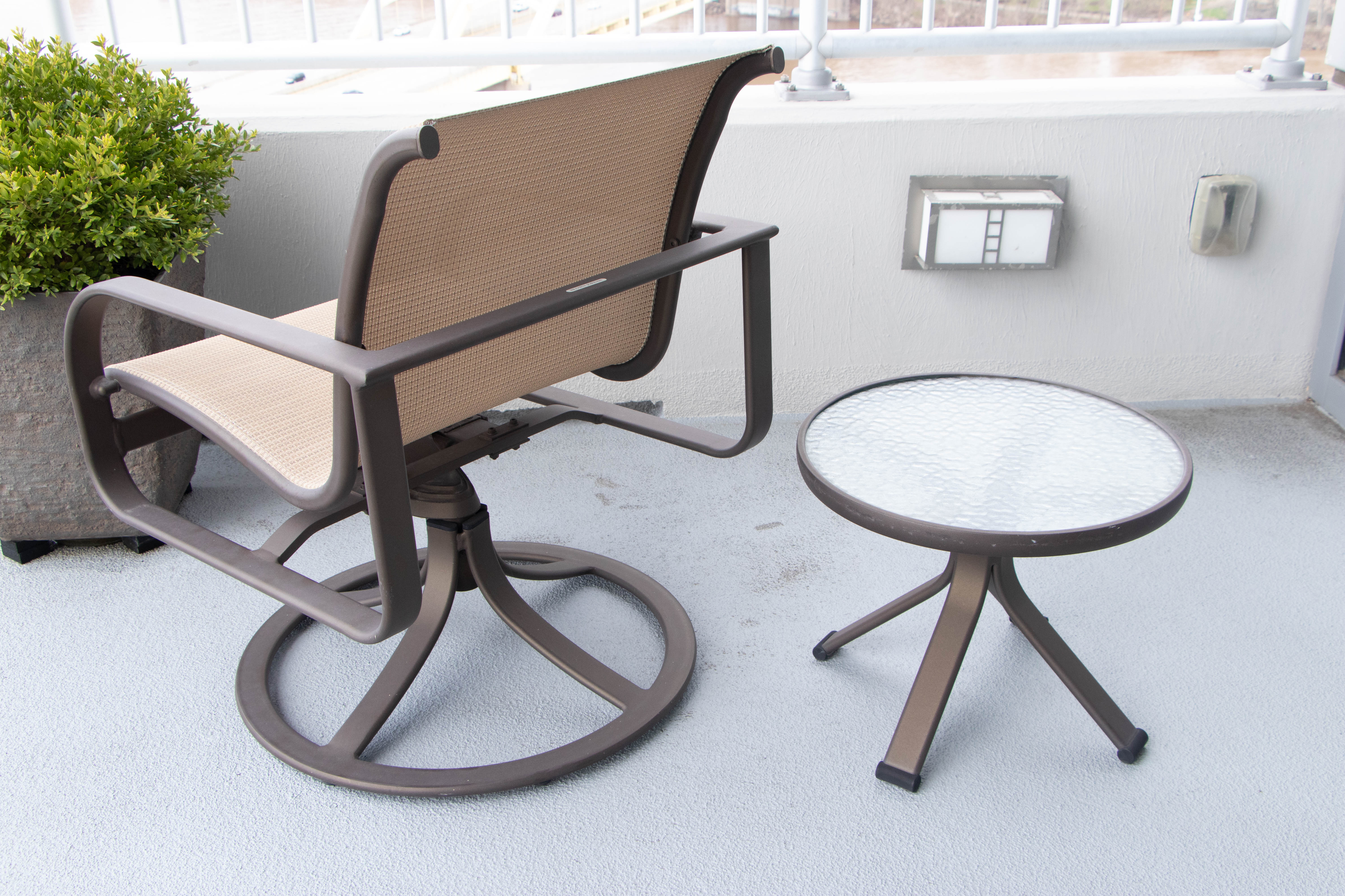 Brown Jordan Aluminum Swivel Patio Armchairs and Glass Accent Tables EBTH