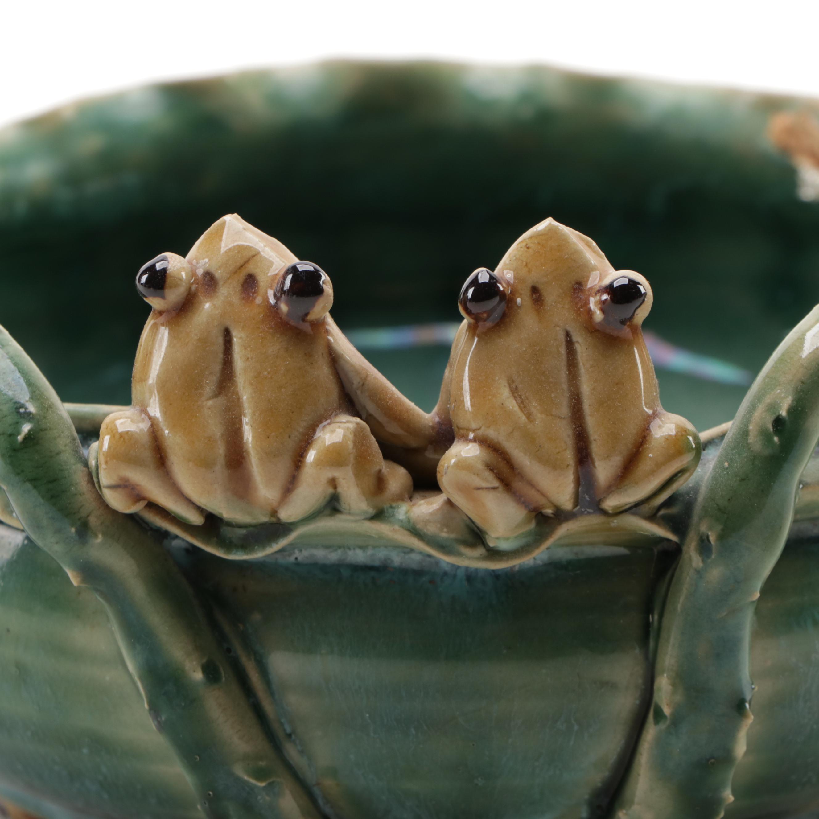 Majolica Ceramic Sitting Frogs Decorative Bowl EBTH   1650389913596 0f6ba38c4809c11d5eda1b217a85759383ab86ee8e4f7c339a6f46f2c3699466.JPG