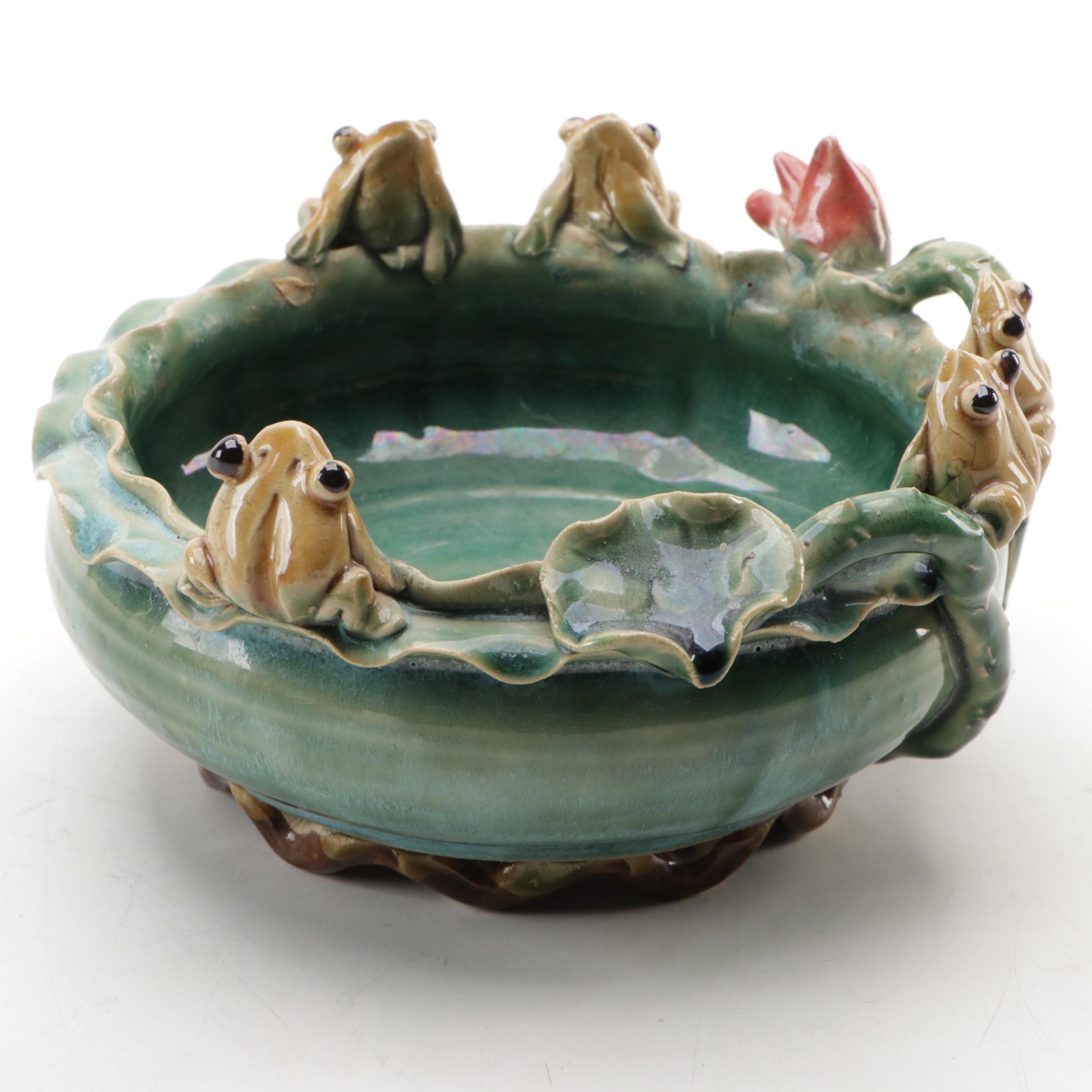 Majolica Ceramic Sitting Frogs Decorative Bowl EBTH   1650389922797 0f276e14f4589a65dede68c207c9246773e33ee32f27770c949d8ac3e8698476.JPG