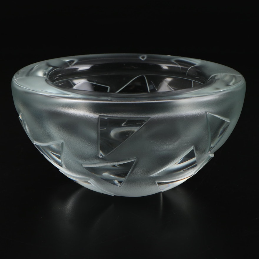 Magdanz Shapiro at Avon Place Glass Frosted and Clear Crystal Bowl, Late 20th C.
