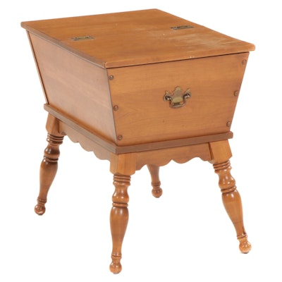 Colonial Style Dough Box Style Maple End Table, Late 20th Century