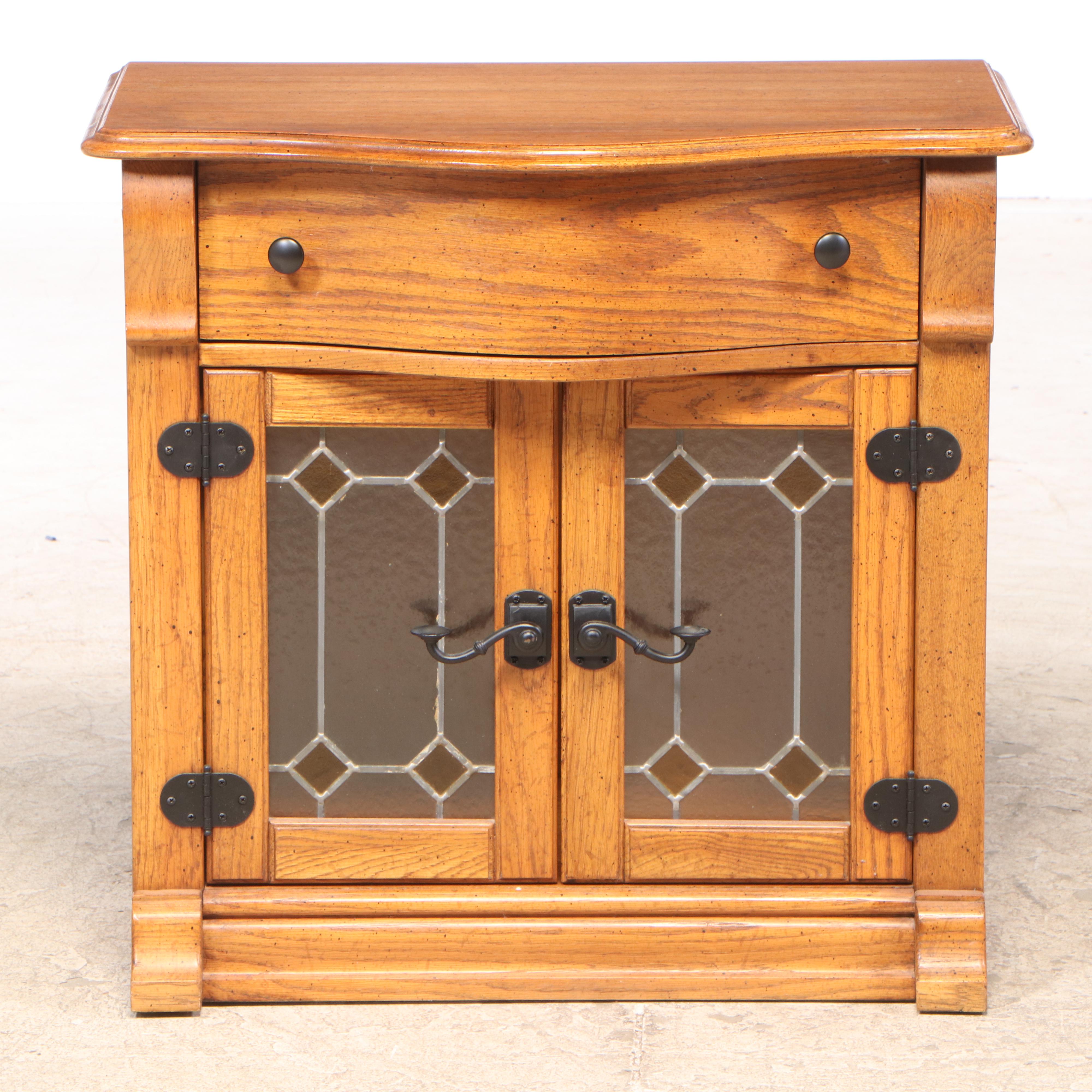 Pulaski Keepsake Oak with Leaded Glass Doors EBTH
