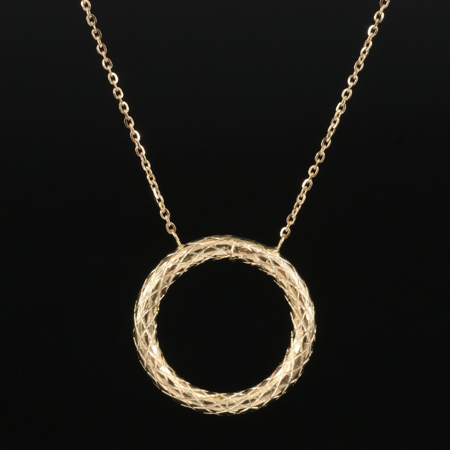 Italian 14K Circle Pendant Necklace with Quilted Pattern