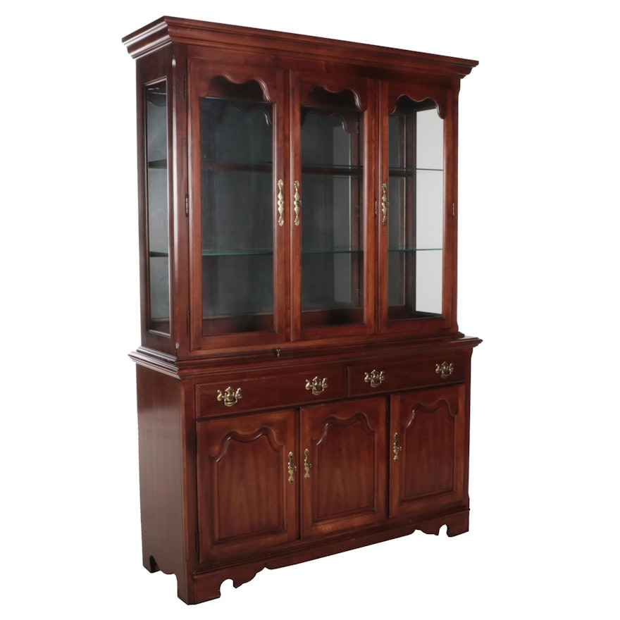 Thomasville Colonial Style Maple China Cabinet
