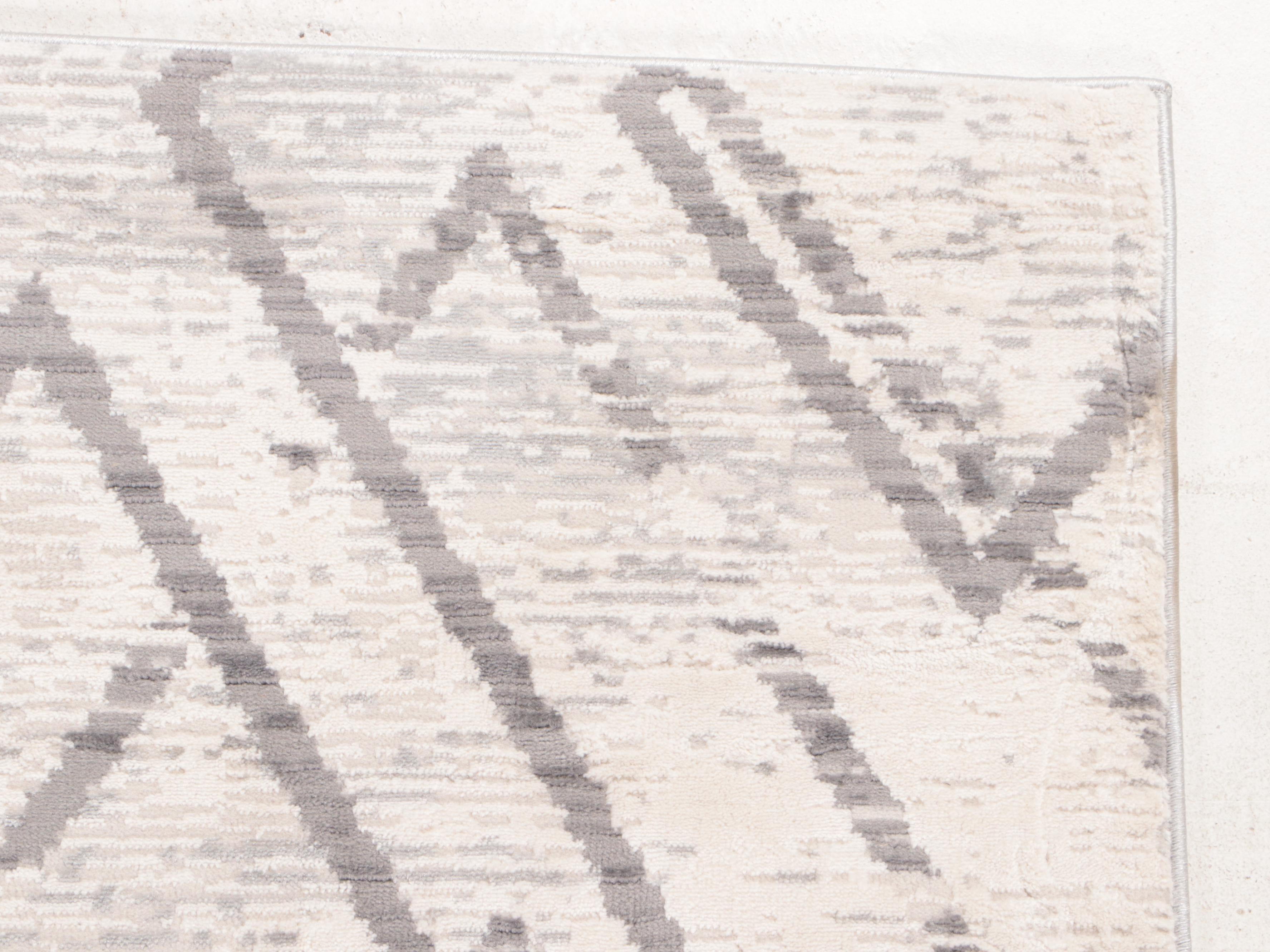 7'11 x 10'2 Machine Made Gertmenian "Brio" Kenton Gray Area Rug EBTH