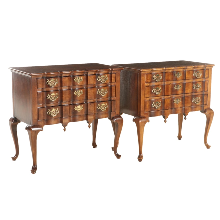 Henredon Pair of Queen Anne Style Block-Front Mahogany Chests