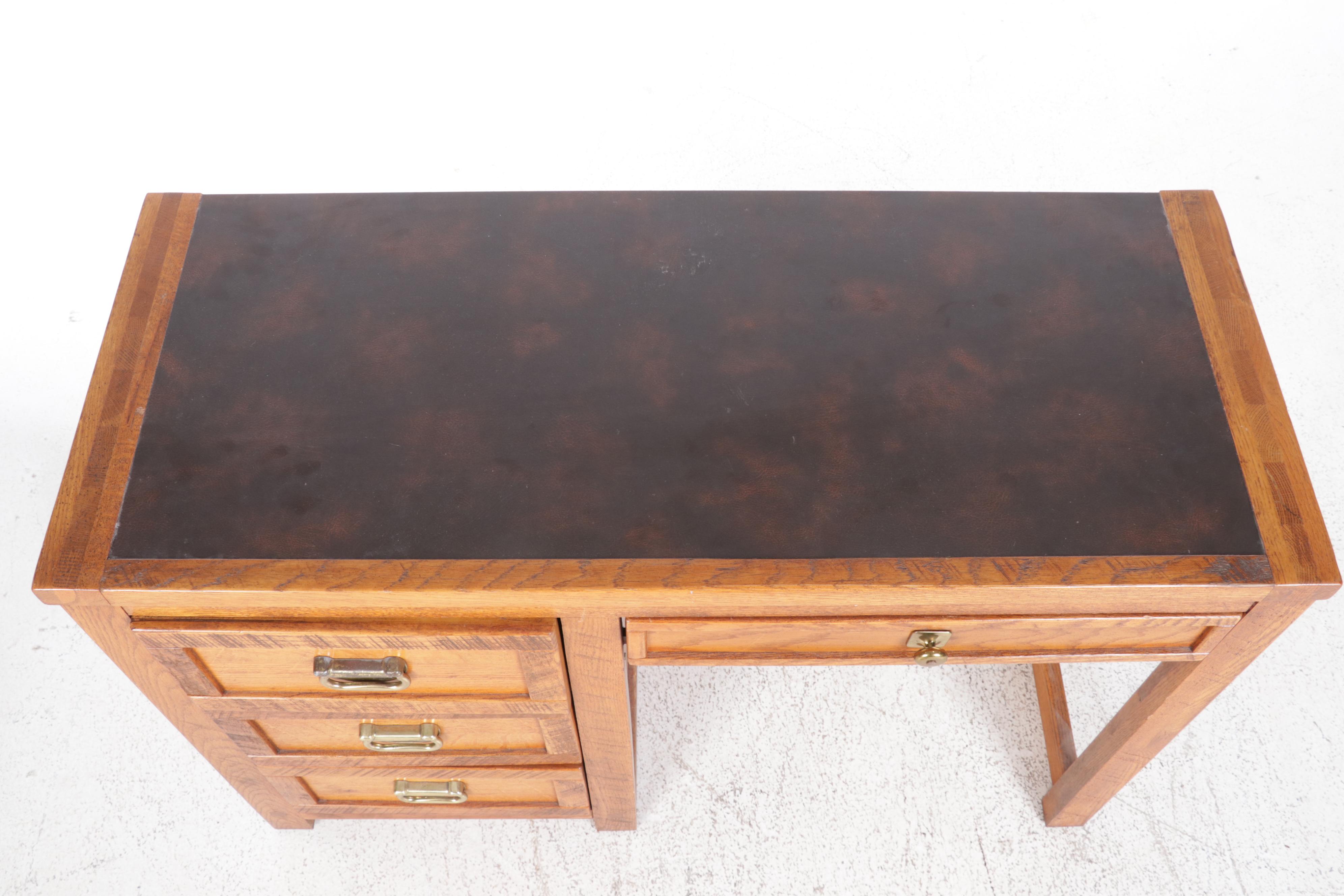 YoungHinkle "Windjammer" Rustic Oak Desk With Chair EBTH