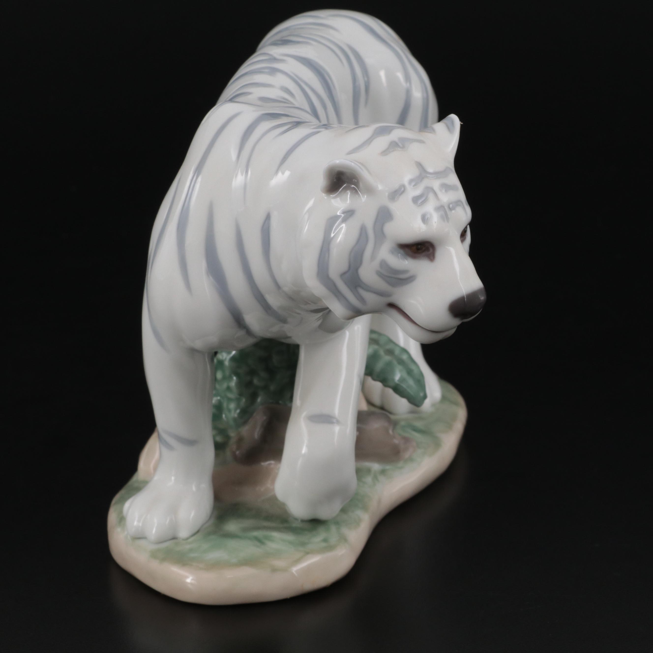 Lladró Chinese Zodiac Collection "The Tiger" Porcelain Figurine EBTH