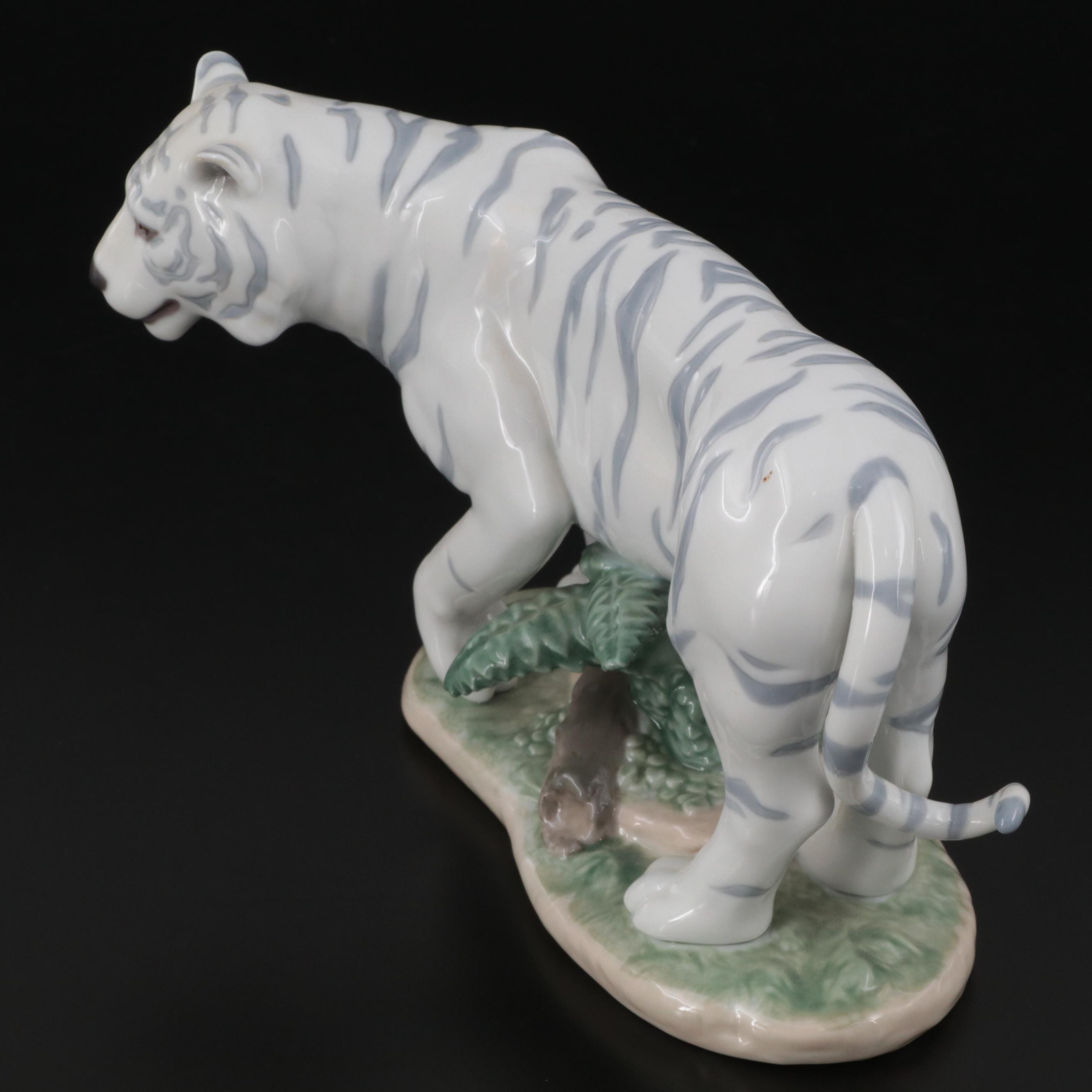 Lladró Chinese Zodiac Collection "The Tiger" Porcelain Figurine EBTH
