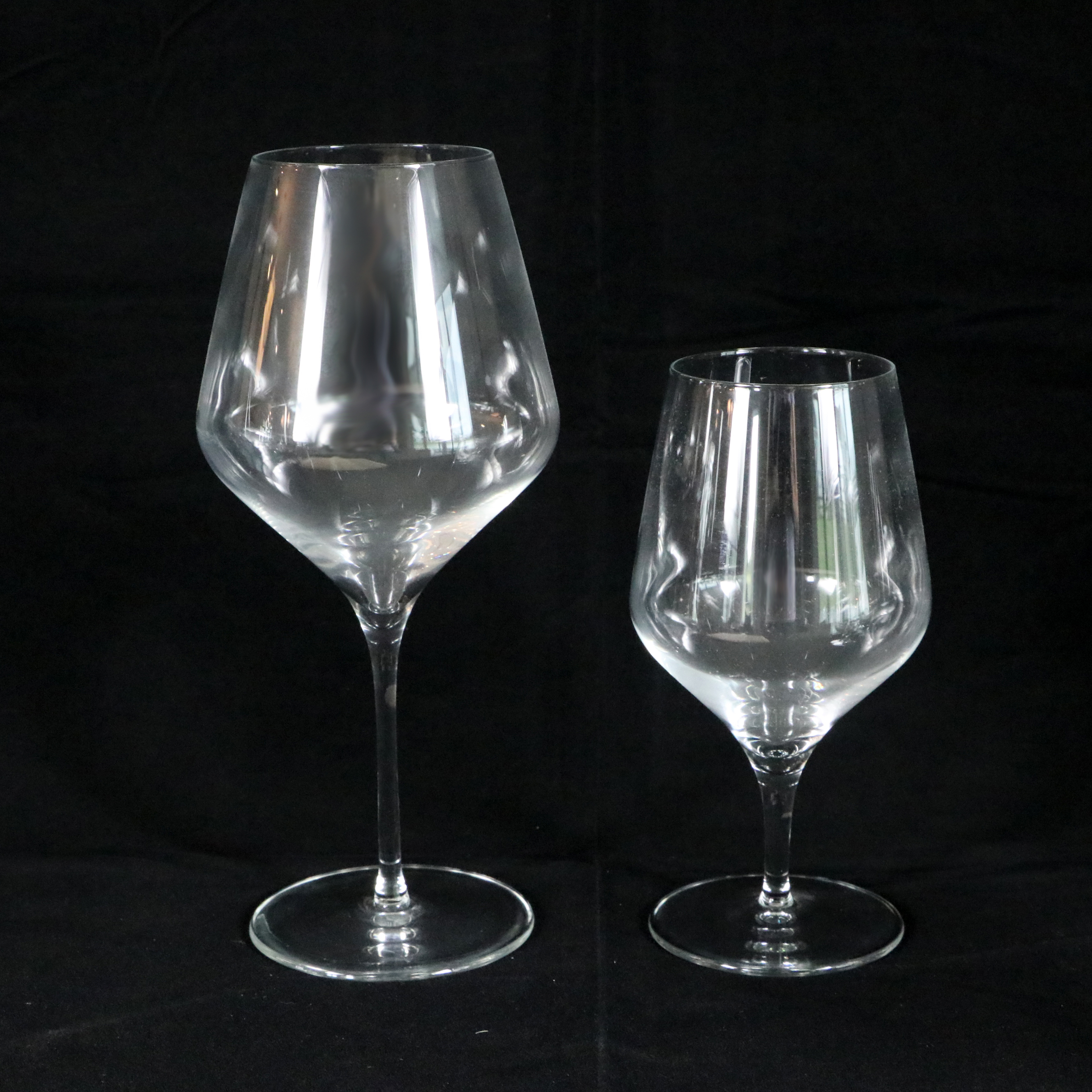 Brandani Handled Cutting Board, Wine Glasses, and Wine Bottle Basket EBTH