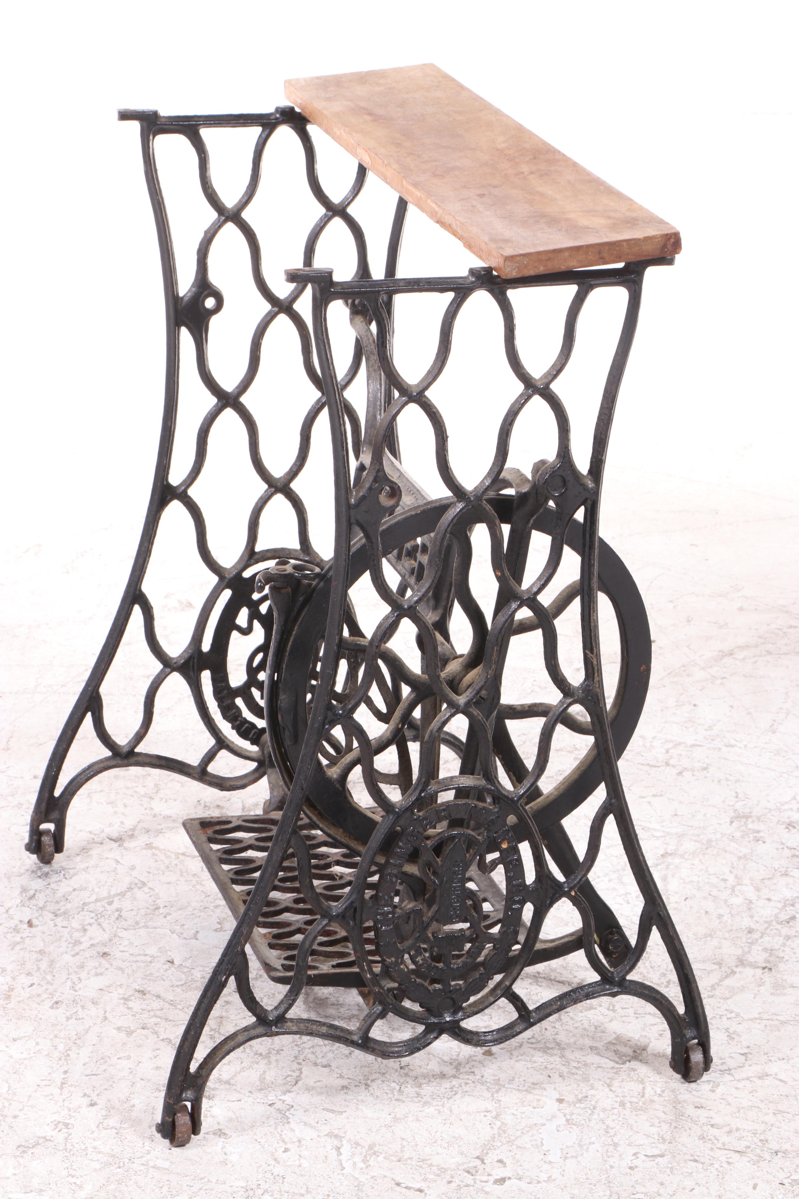 Singer Cast Iron Treadle Sewing Machine Base EBTH