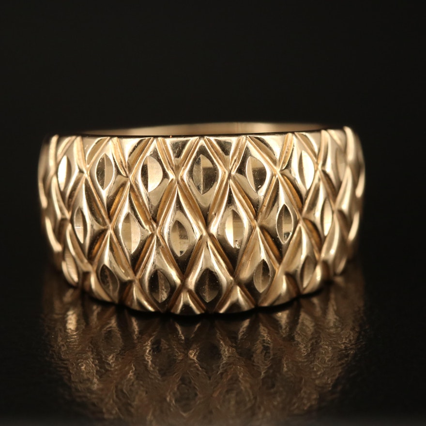 14K Quilted Tapered Band
